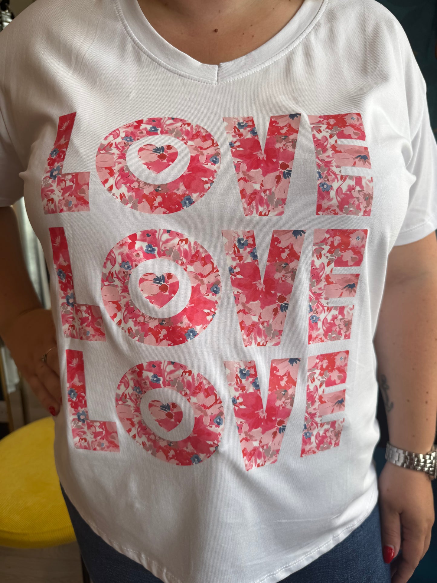 💕 Tee-shirt blanc LOVE fleuri 🌸