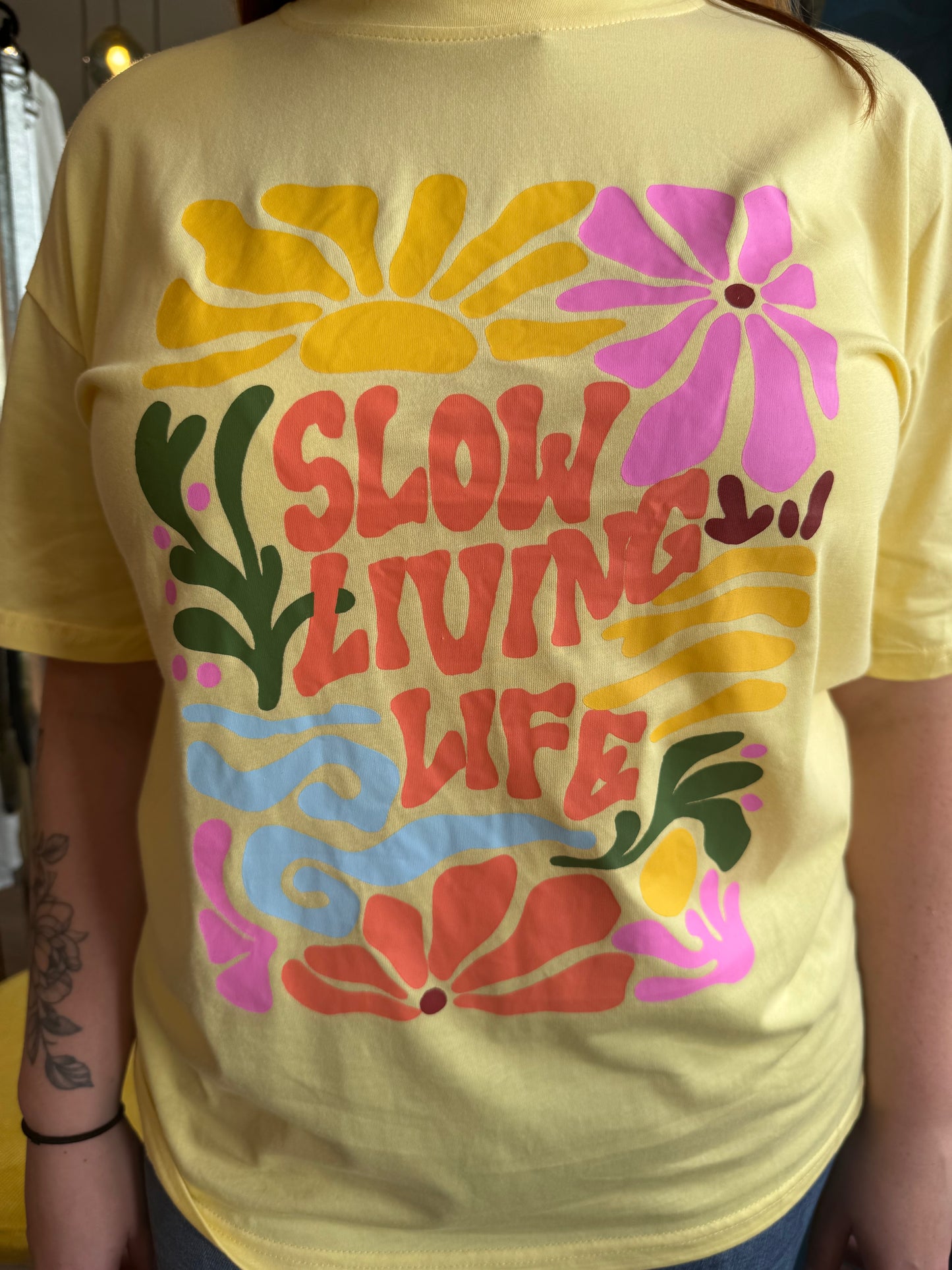 ✨ Tee-shirt jaune « Slow Living Life » ✨
