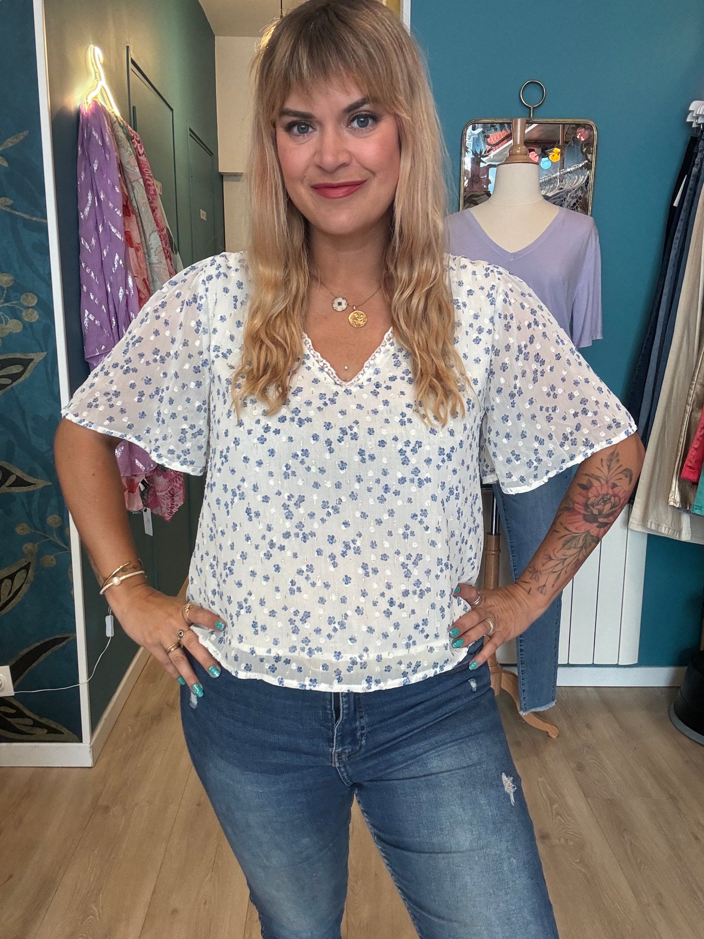 ✨ Top fleuri blanc et bleu ✨