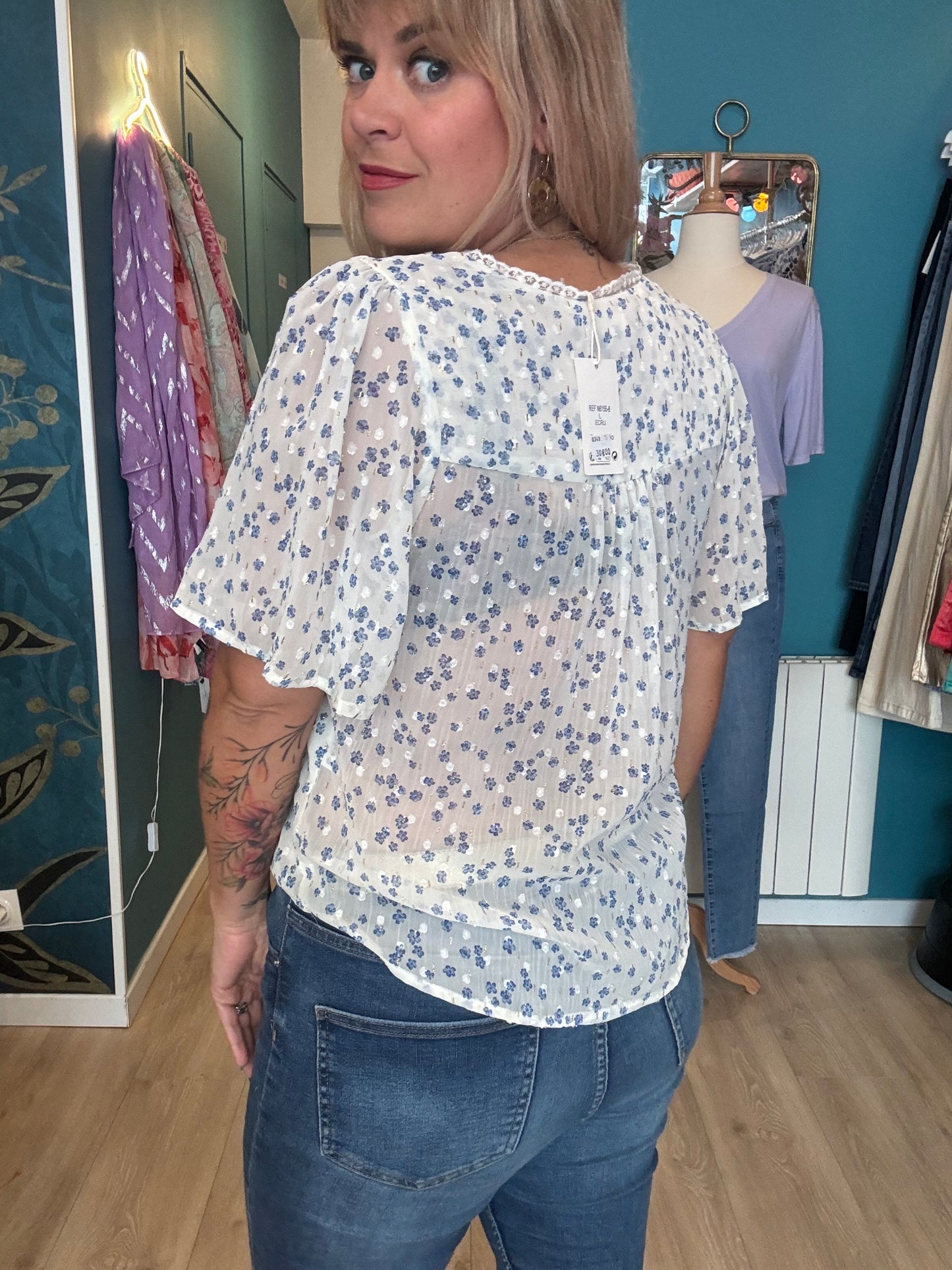 ✨ Top fleuri blanc et bleu ✨