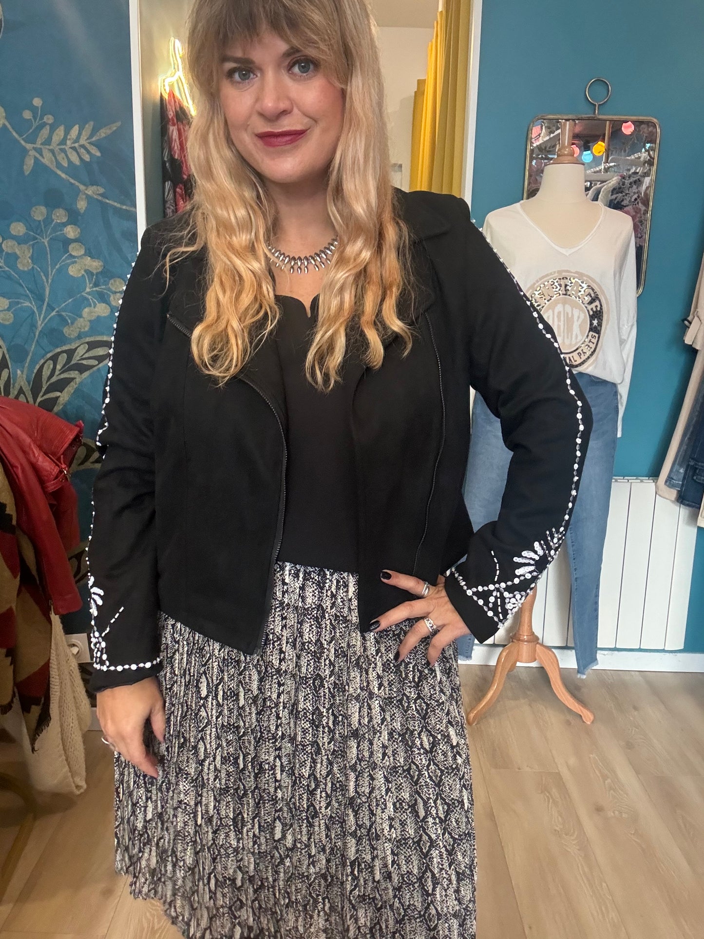✨ Perfecto effet daim – Rock & Chic ! 🖤