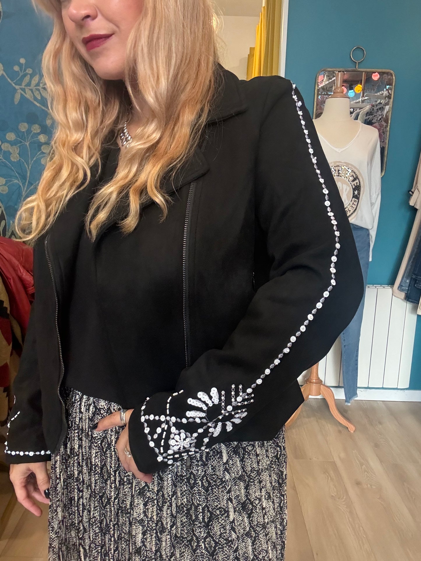 ✨ Perfecto effet daim – Rock & Chic ! 🖤