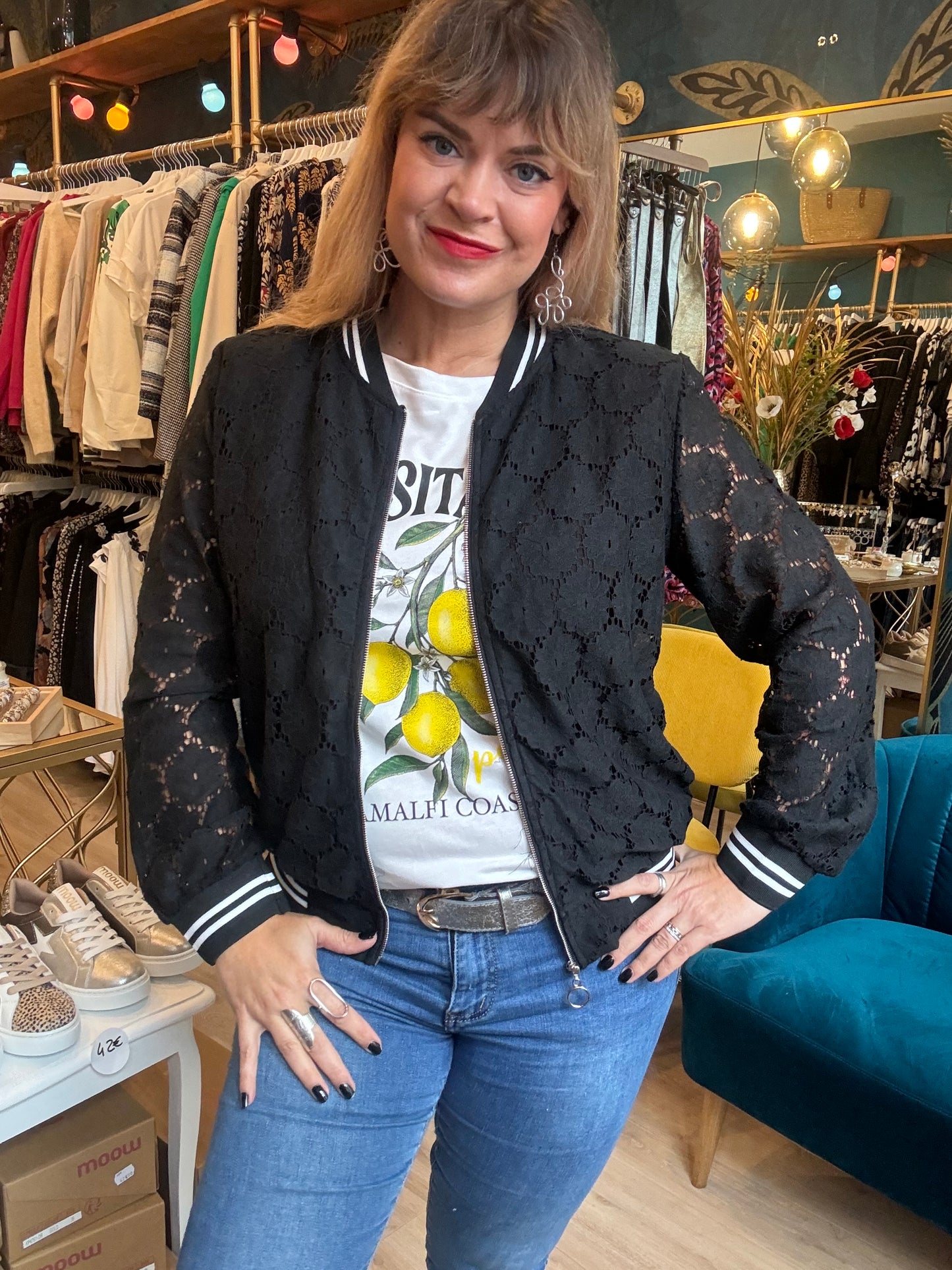 🖤 Bomber en dentelle noire – Élégance et modernité !