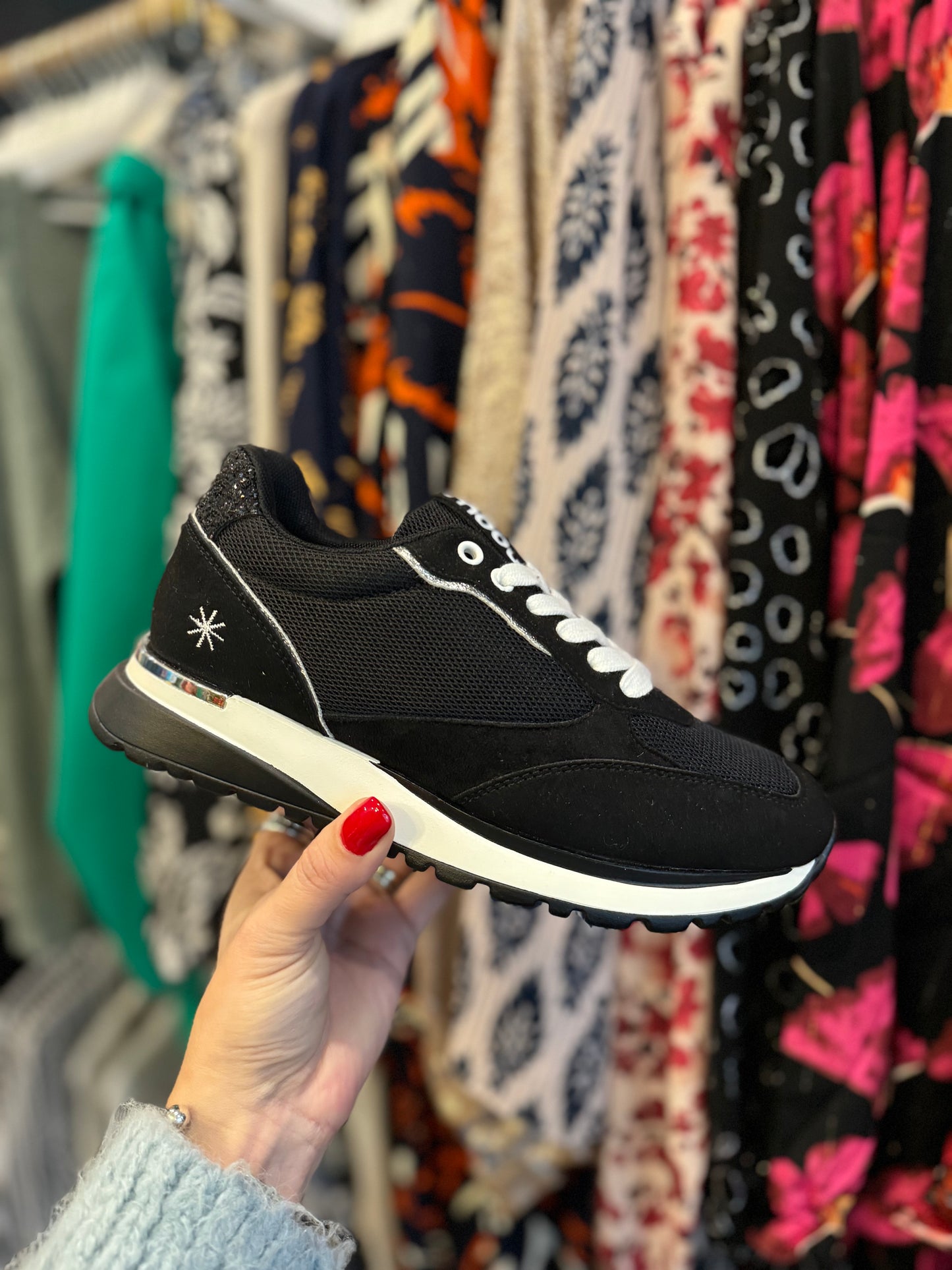 ⭐ Baskets noires sporty-chic – Confort et élégance au quotidien ✨