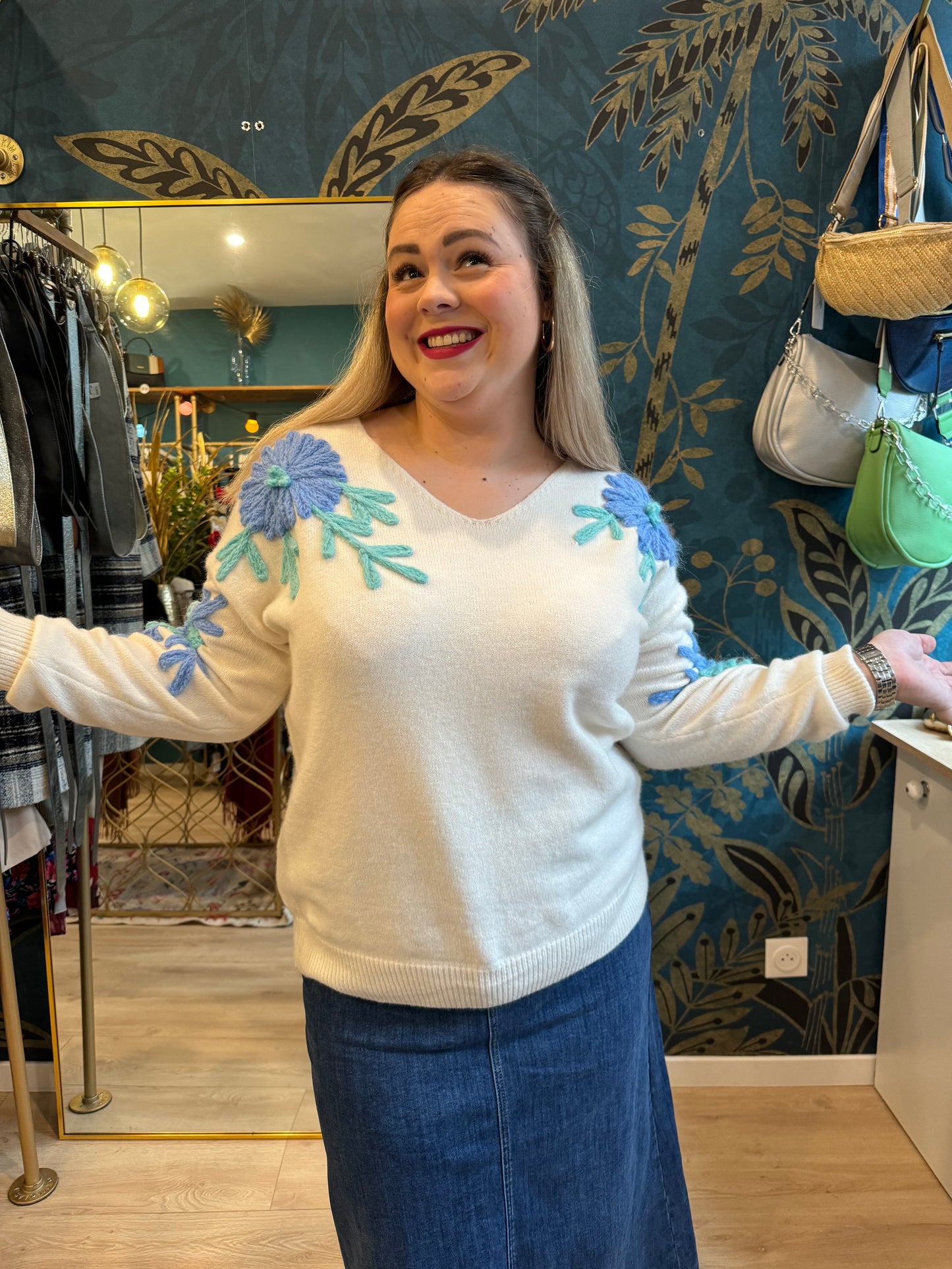 🌸 Pull en maille douce et florale 🌿✨