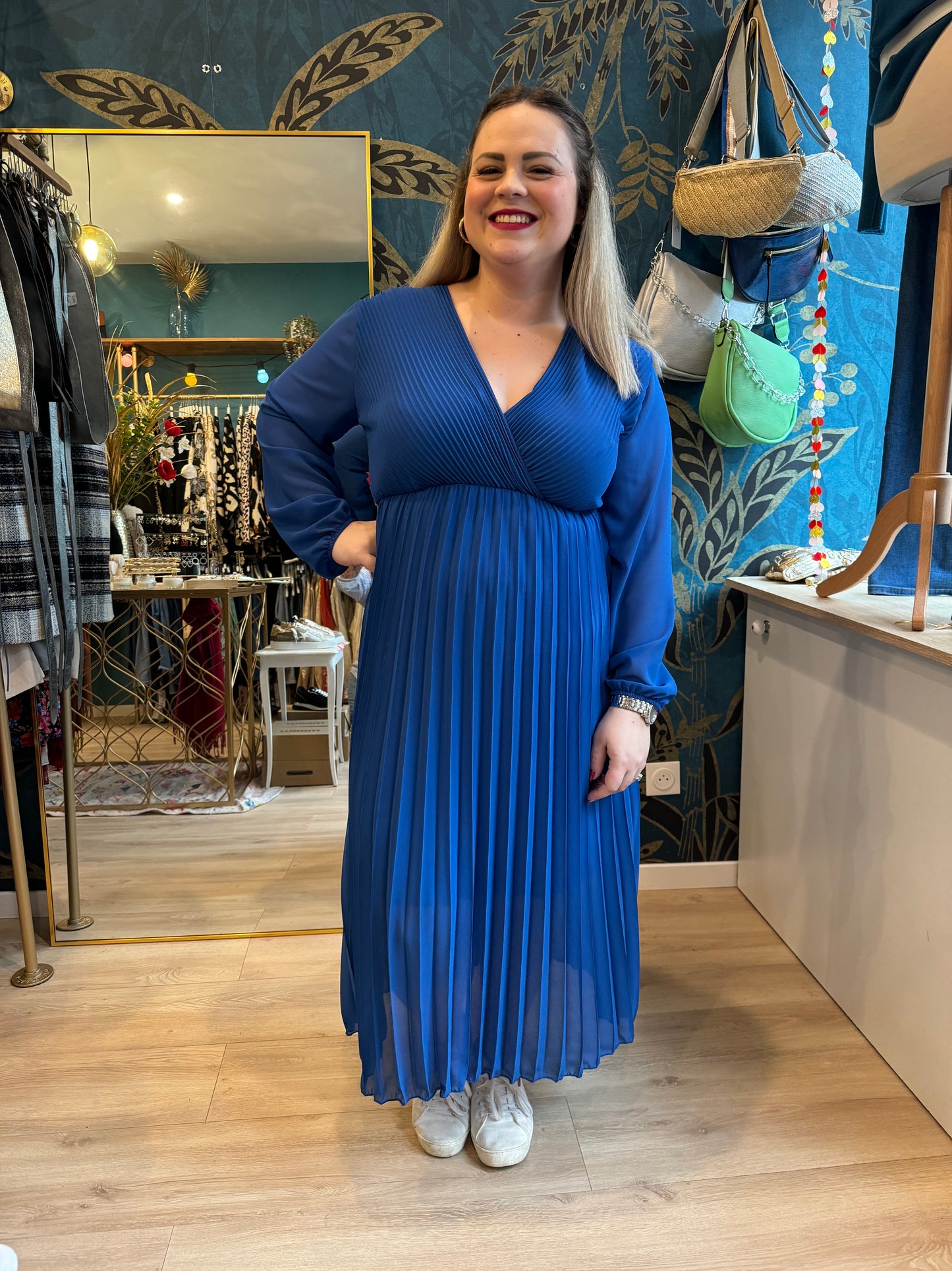 Robe plissée bleu royal 💙✨