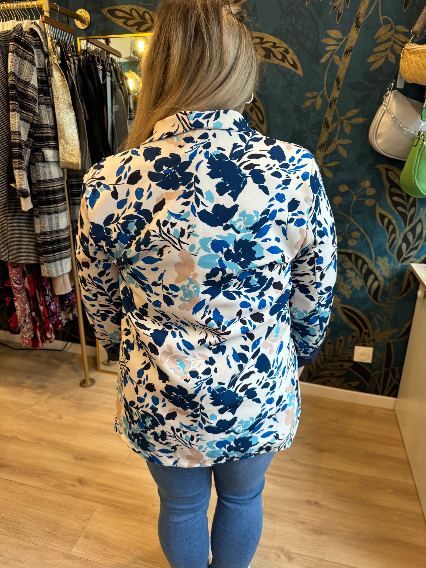 💙 Blazer imprimé floral – Élégance et fraîcheur ! ✨