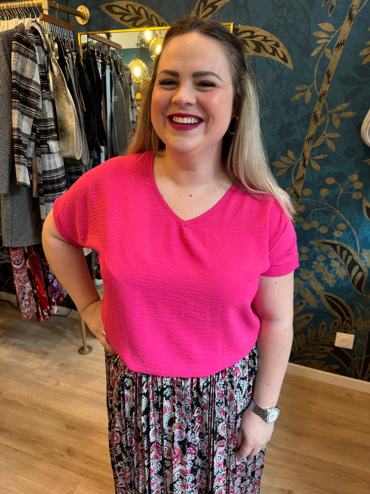 💖 Top fuchsia lumineux – la touche pep’s de votre dressing !