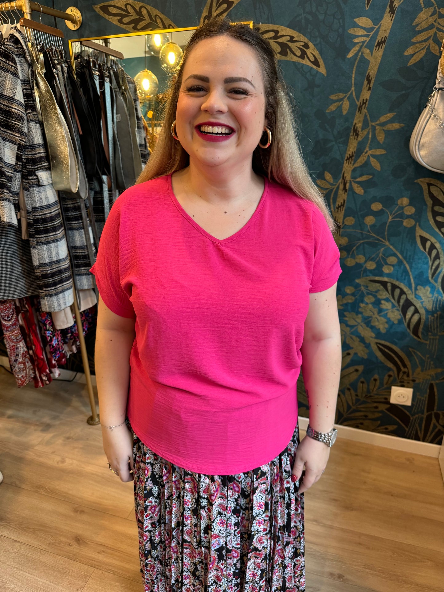 💖 Top fuchsia lumineux – la touche pep’s de votre dressing !