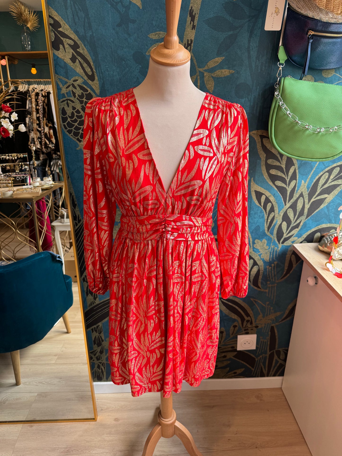 Robe rouge éclat doré ✨❤️