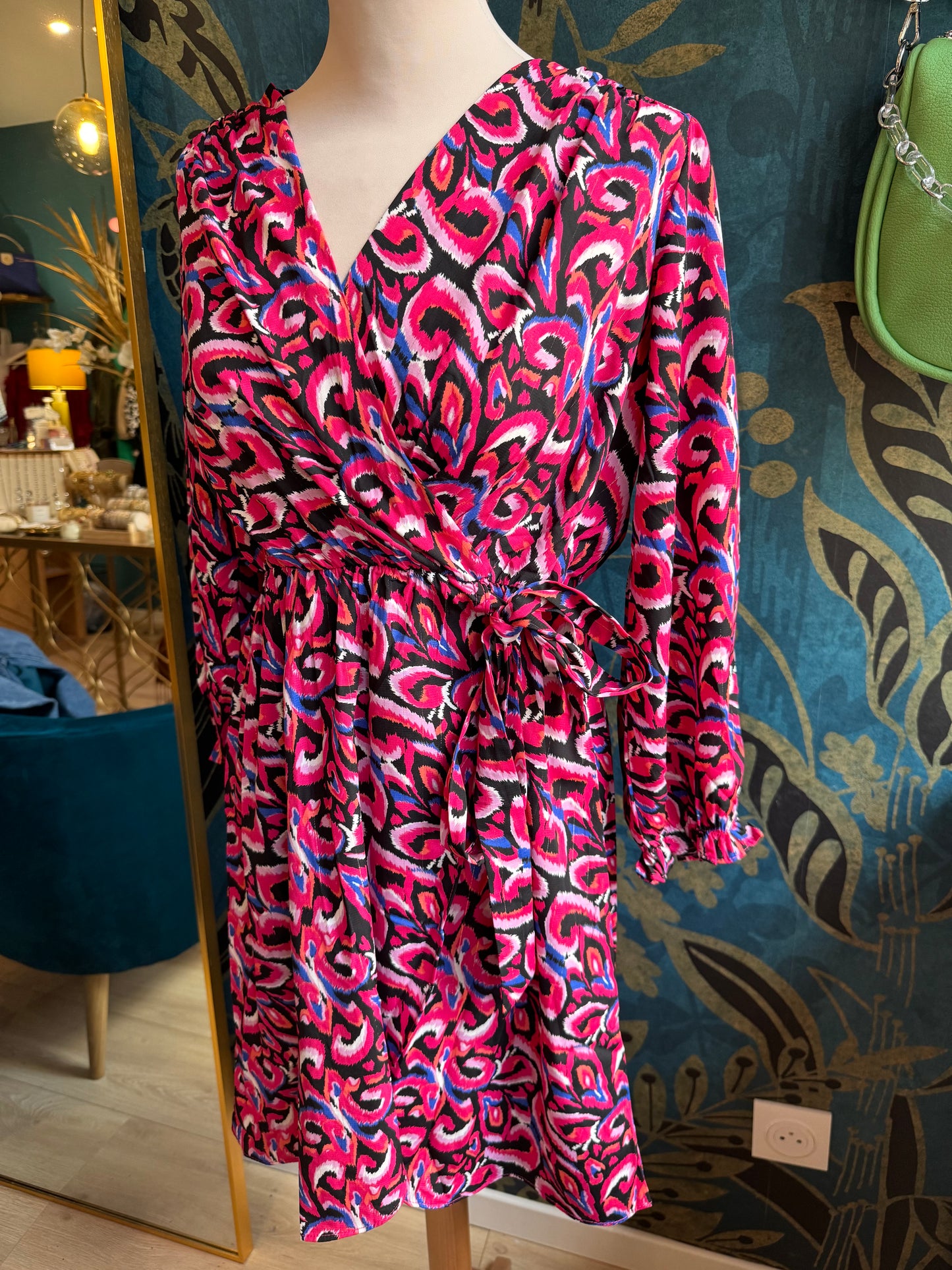 Robe vibrante à imprimé hypnotique 🎨✨