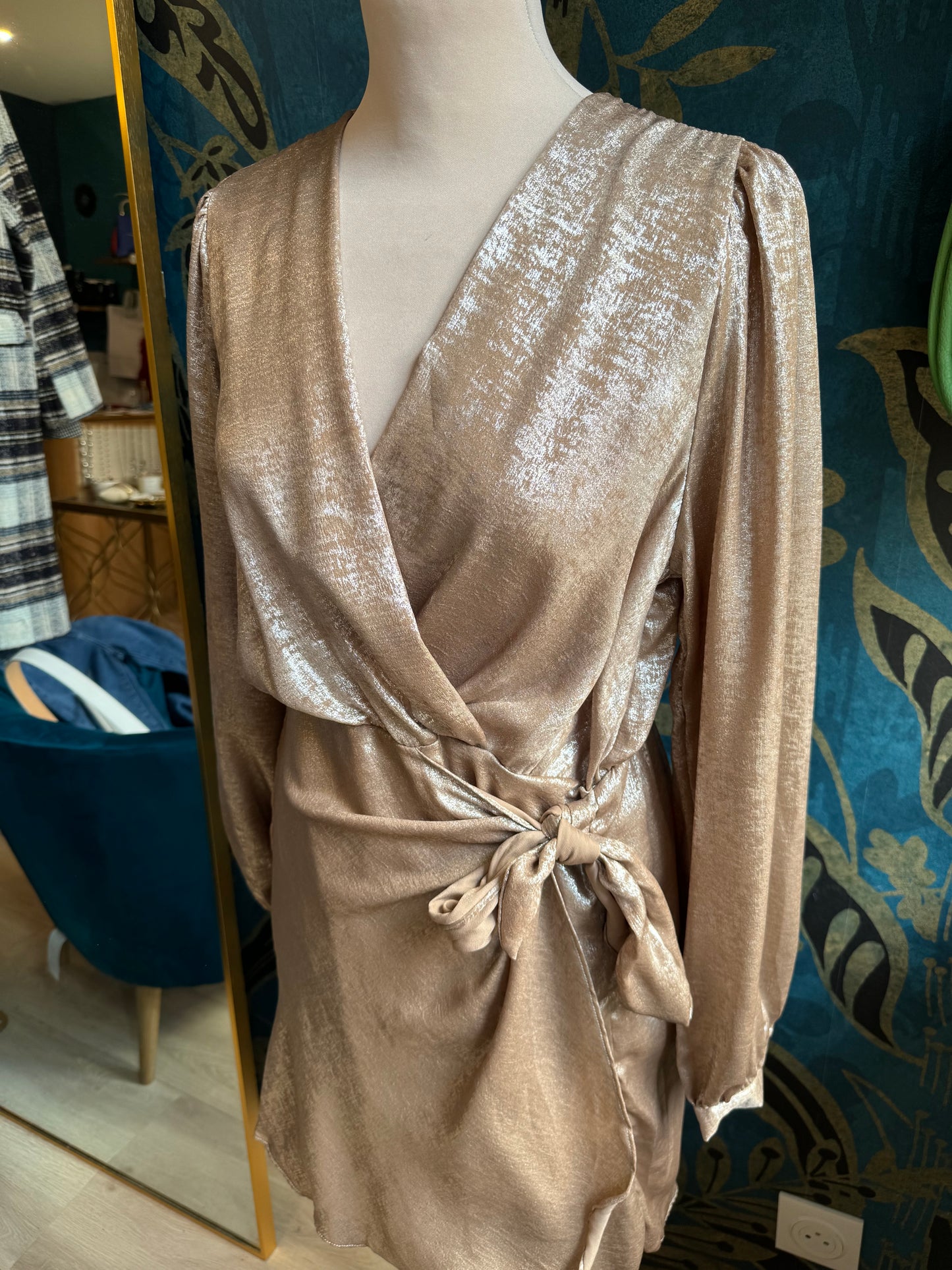 ✨ Robe drapée dorée scintillante ✨