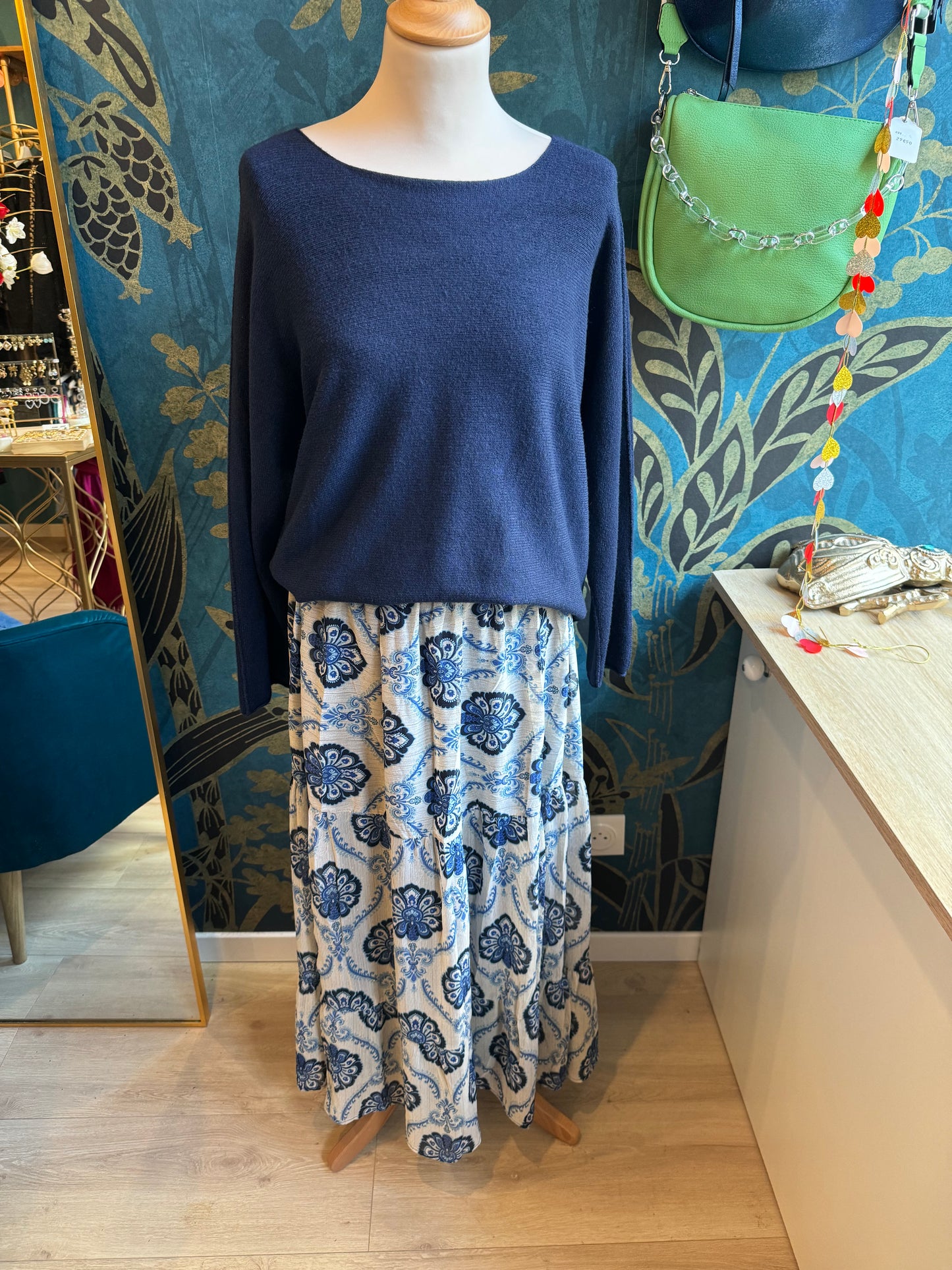 👗 Jupe longue fluide à imprimé bleu et beige ✨