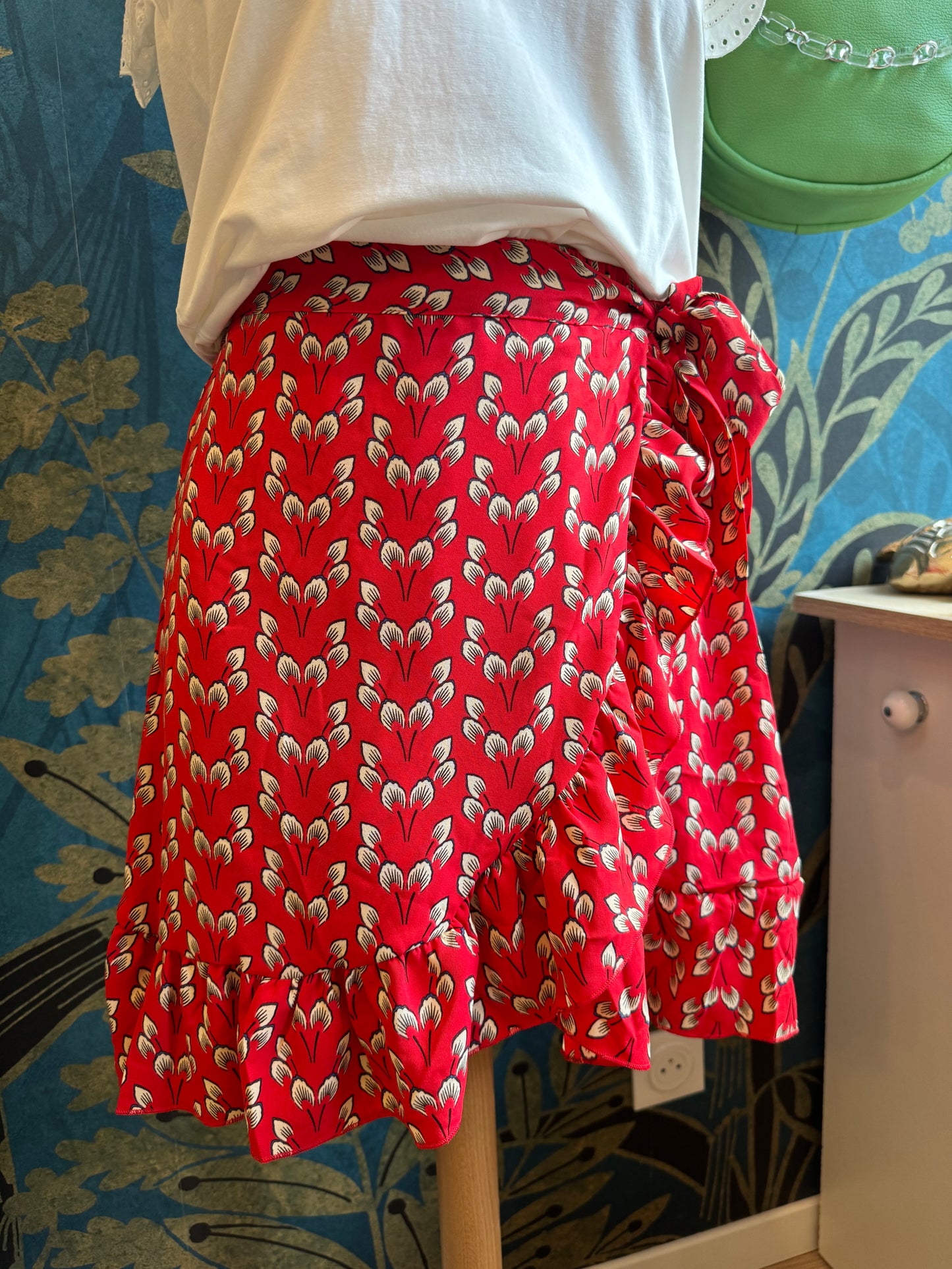 👗 Jupe courte portefeuille à imprimé rouge éclatant ❤️✨