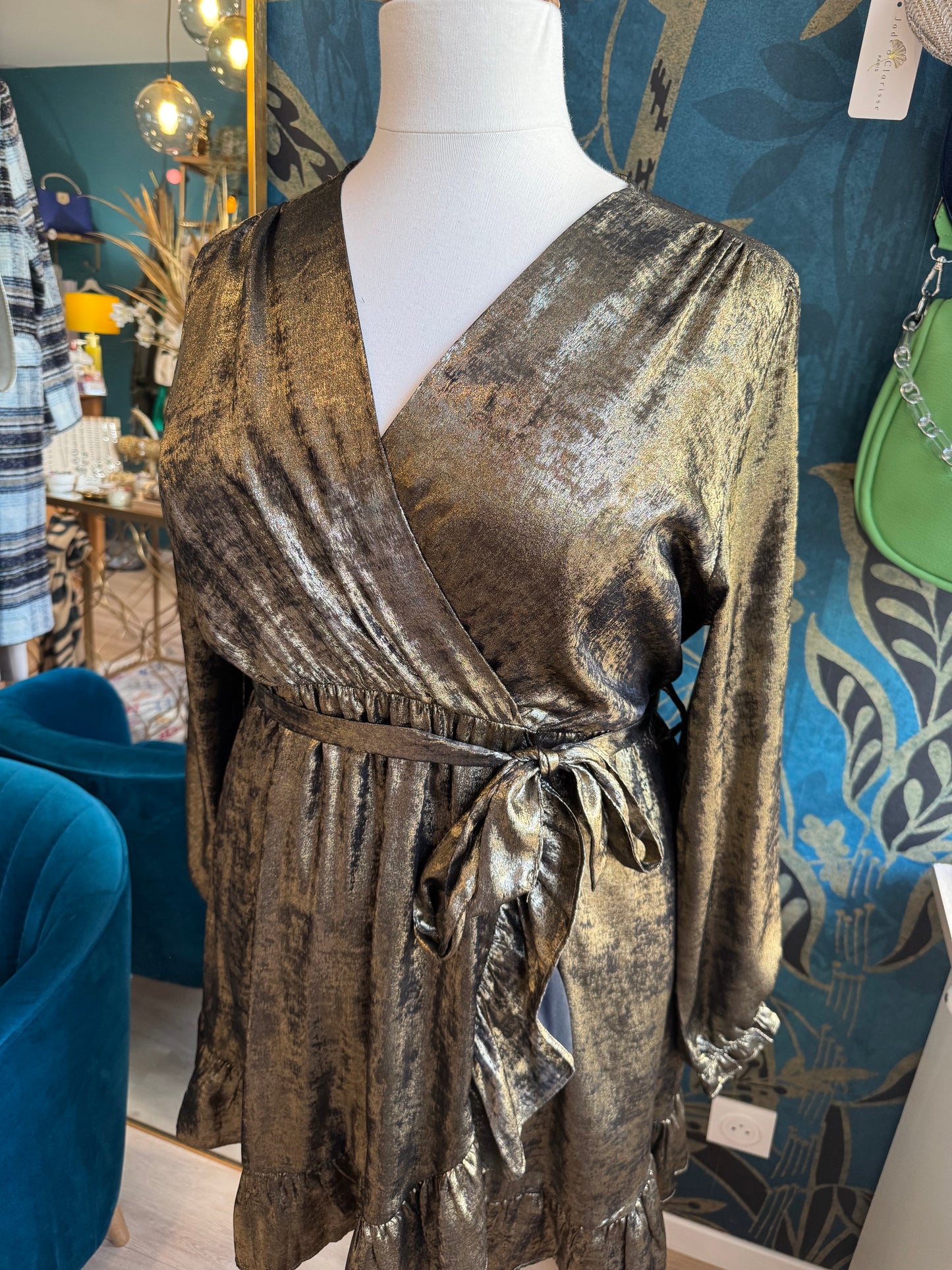 Robe portefeuille dorée ✨💫