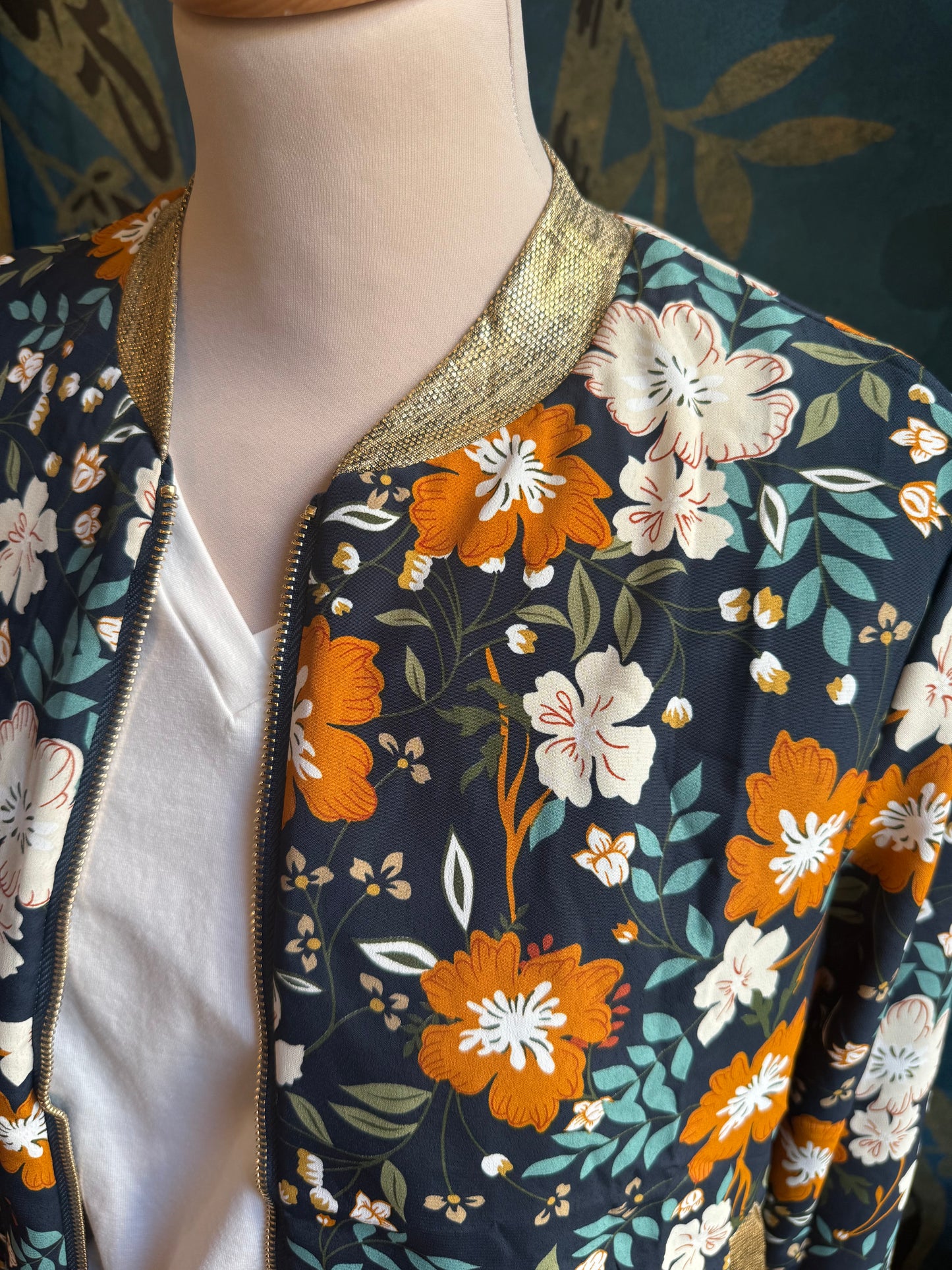 🌸 Bomber fleuri – Fraîcheur et féminité ! 🌸
