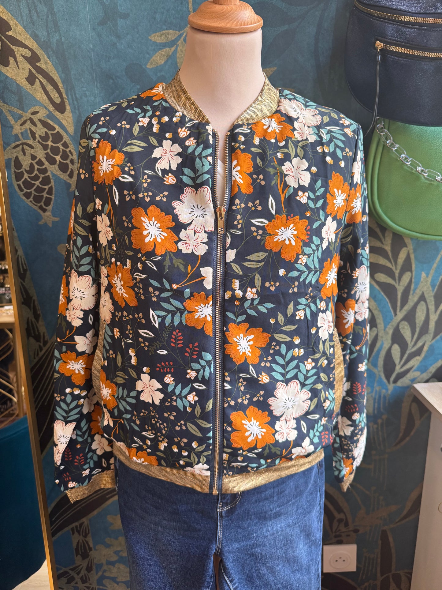 🌸 Bomber fleuri – Fraîcheur et féminité ! 🌸