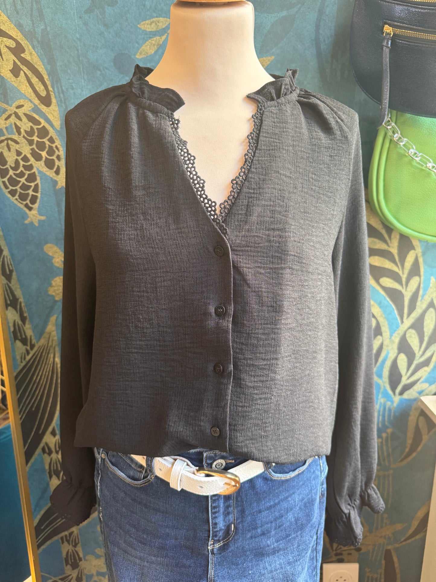 Blouse fluide détails dentelle 🖤