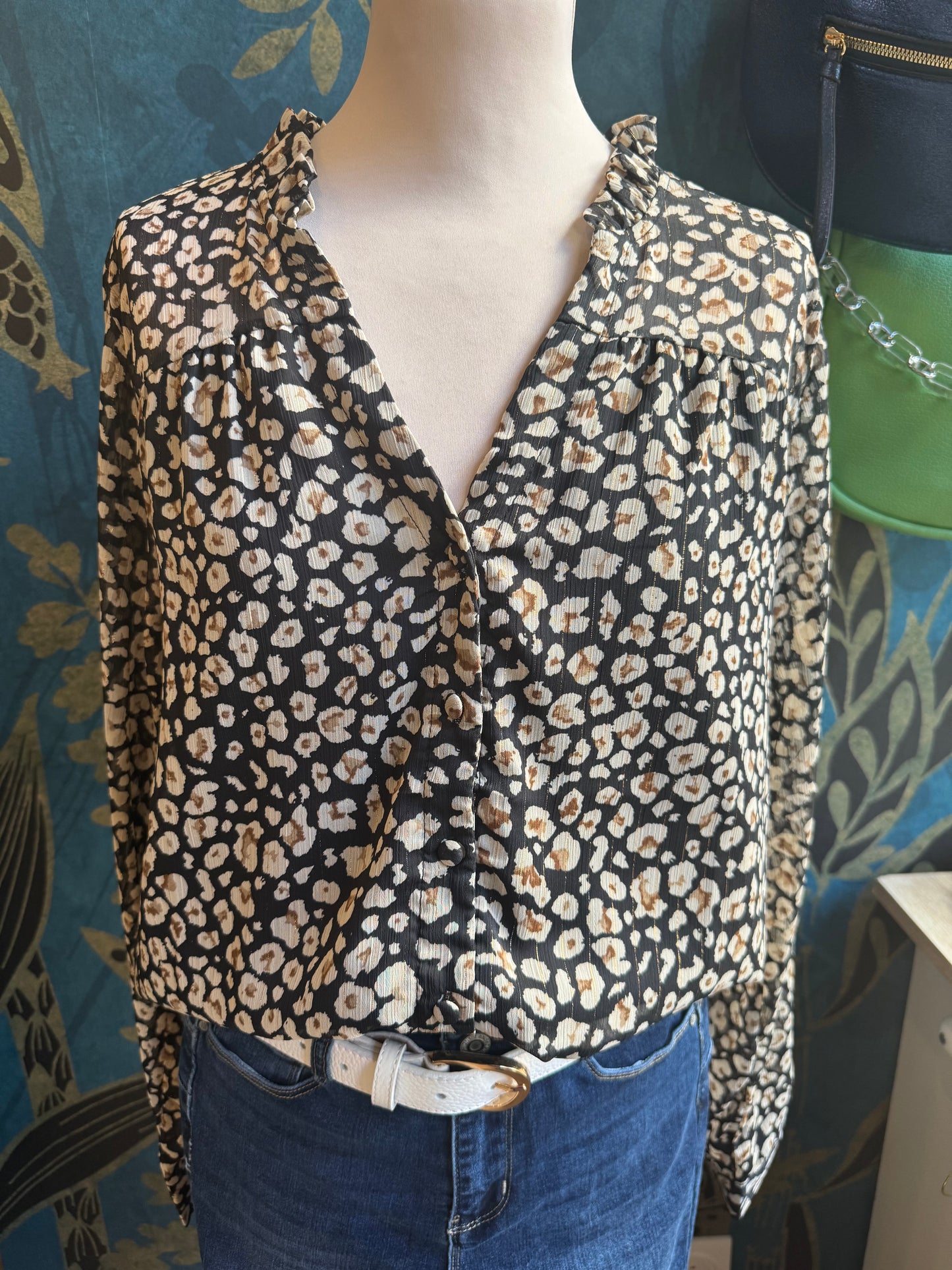 Blouse fluide imprimé léopard chic 🖤🐆