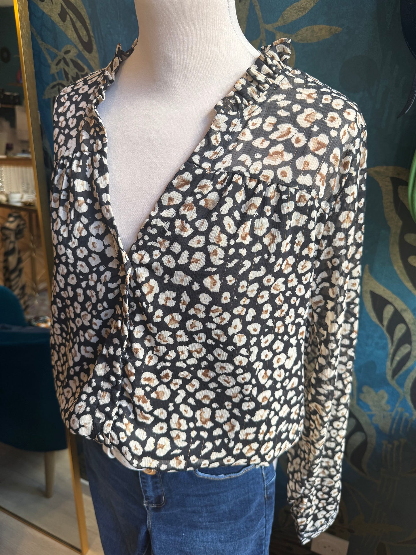 Blouse fluide imprimé léopard chic 🖤🐆