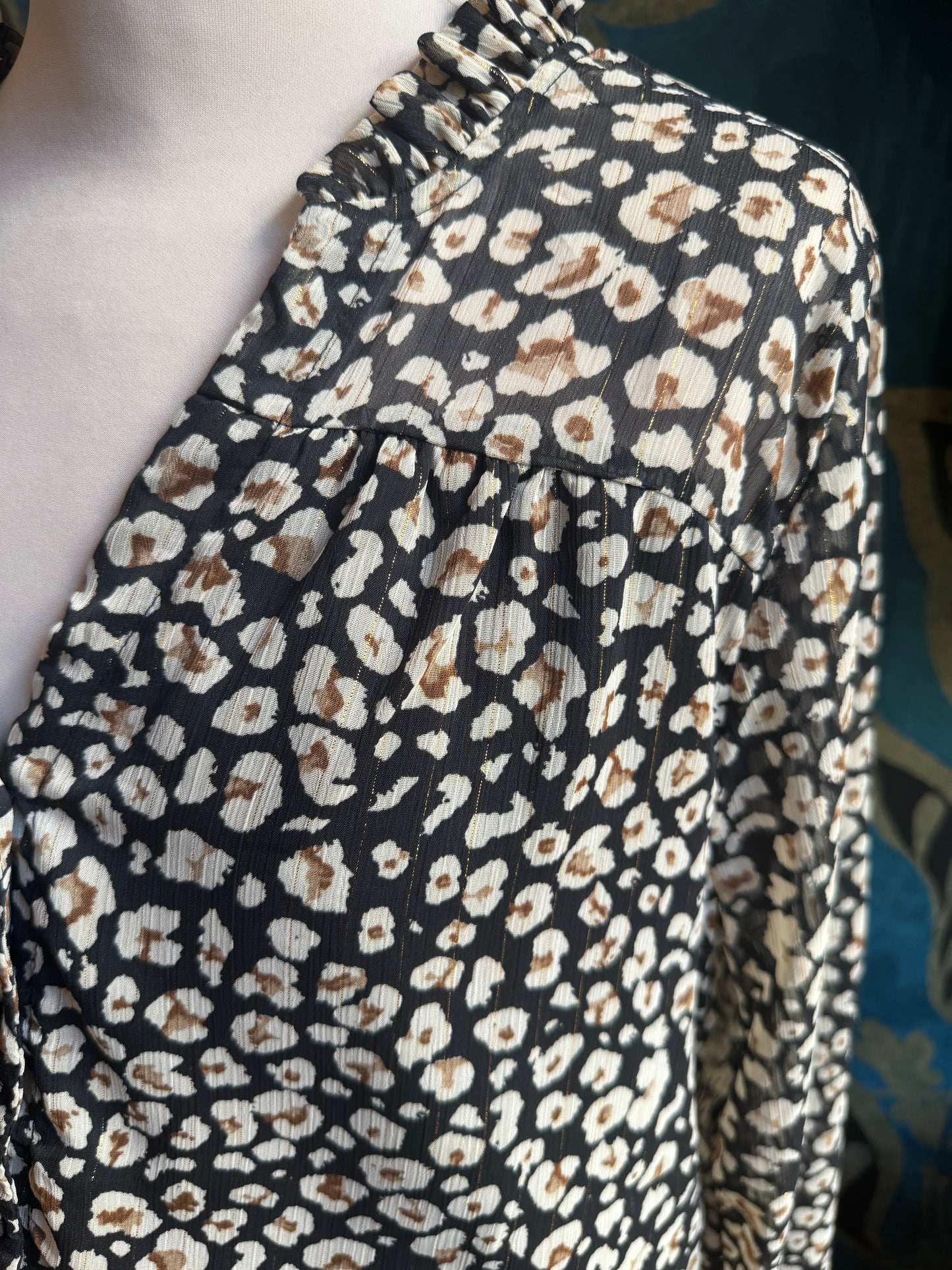 Blouse fluide imprimé léopard chic 🖤🐆