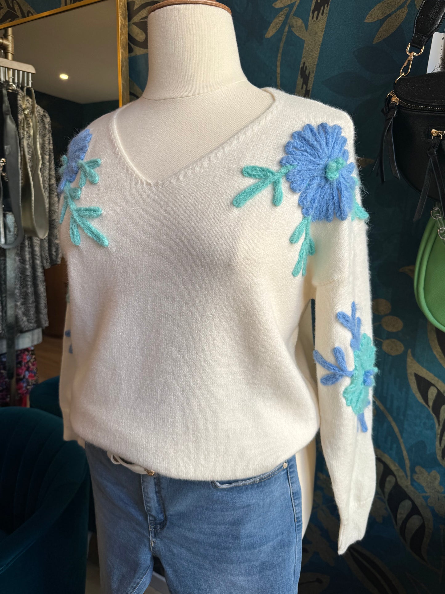 🌸 Pull en maille douce et florale 🌿✨