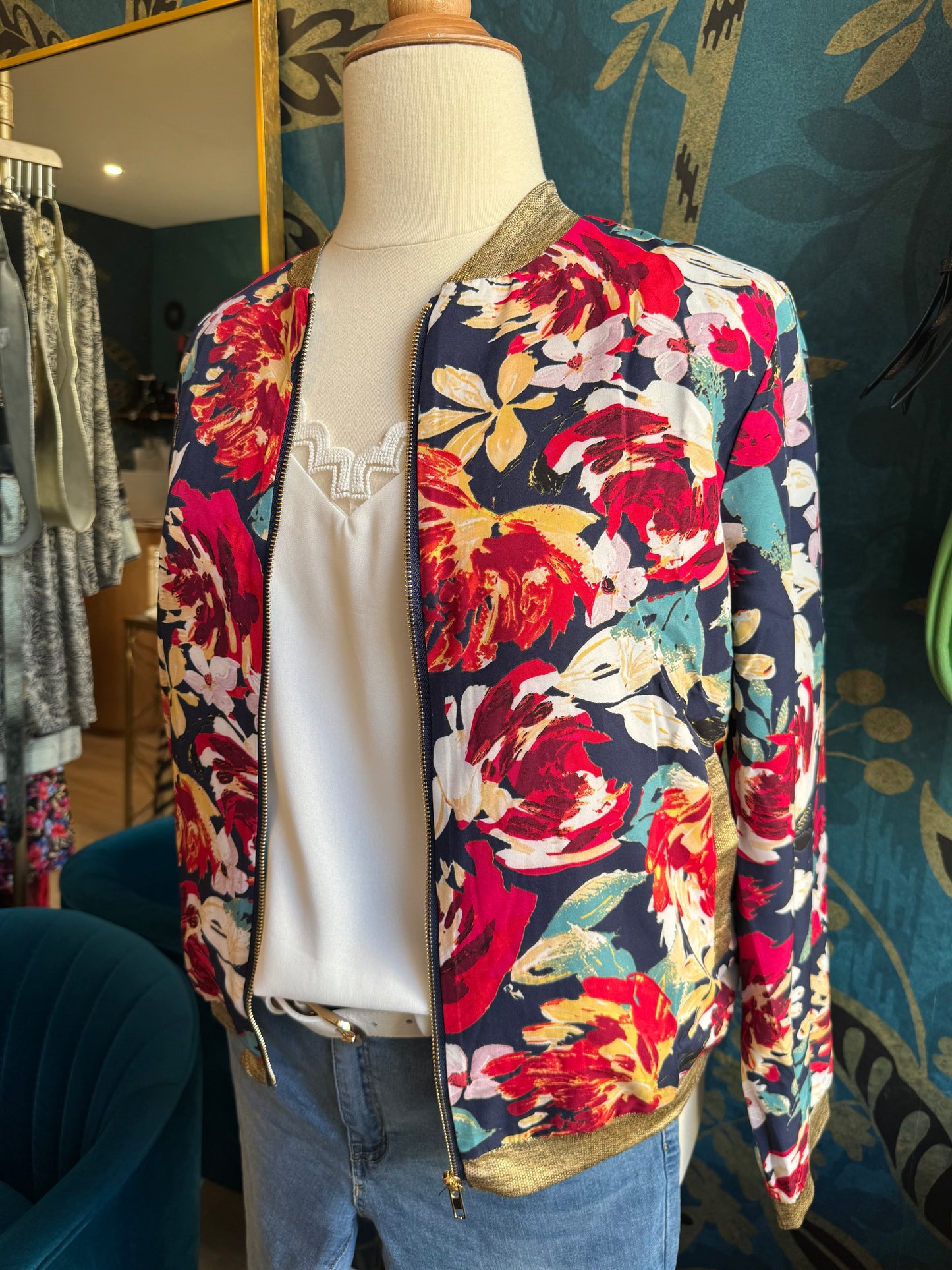 🔥 Bomber fleuri – Explosion de couleurs ! 🔥