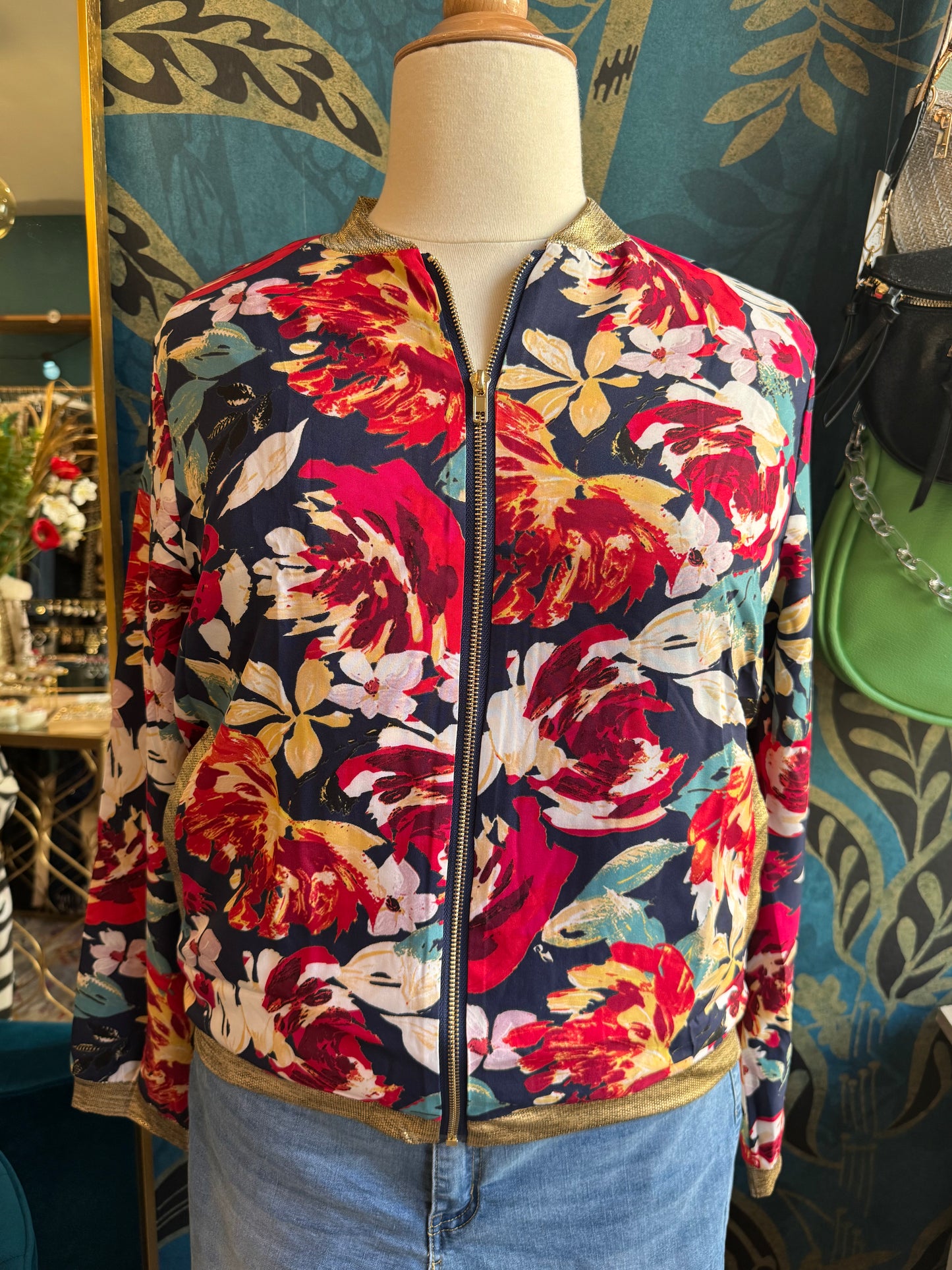 🔥 Bomber fleuri – Explosion de couleurs ! 🔥