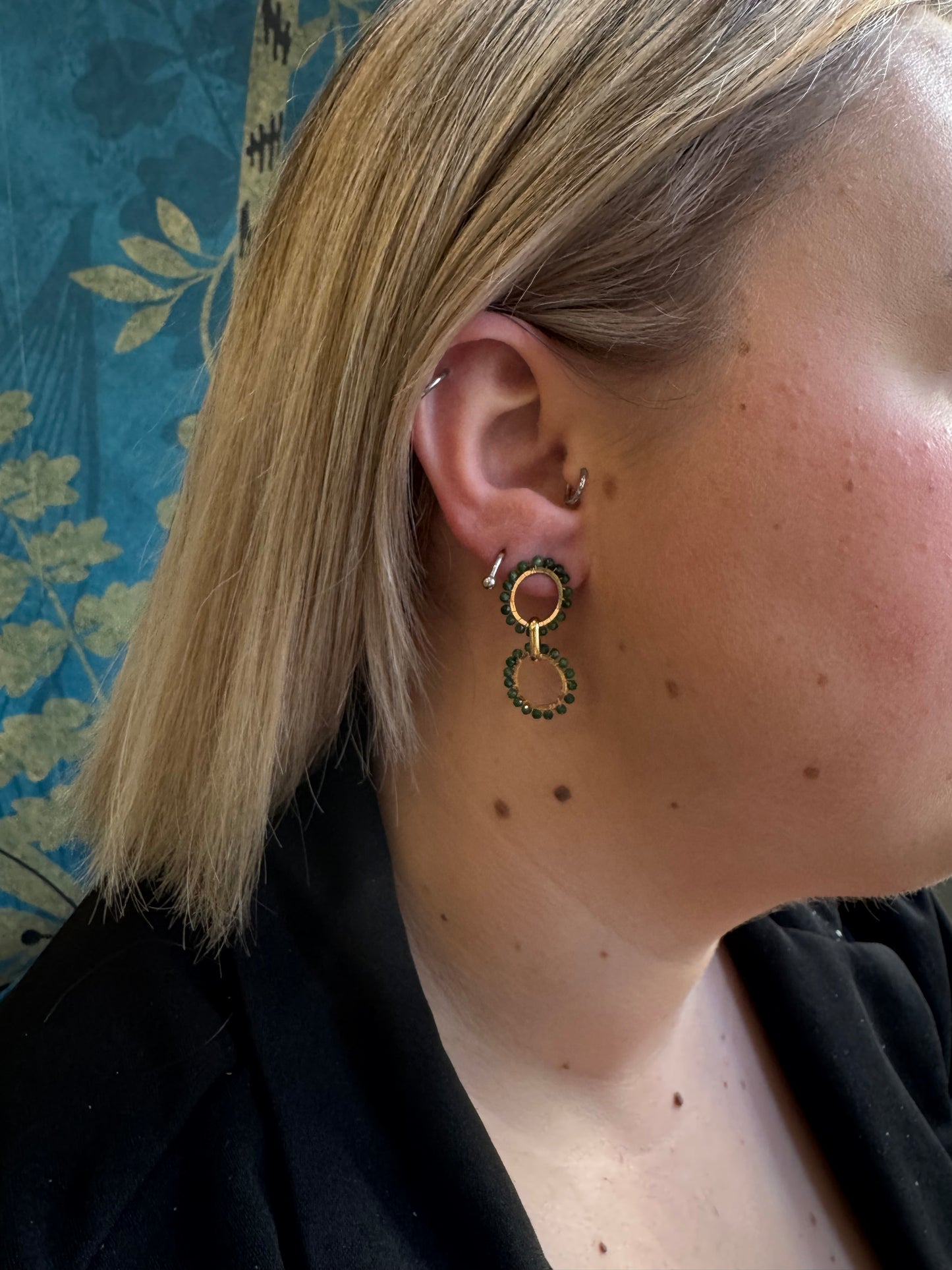 Boucles d'oreilles dorées perles vertes