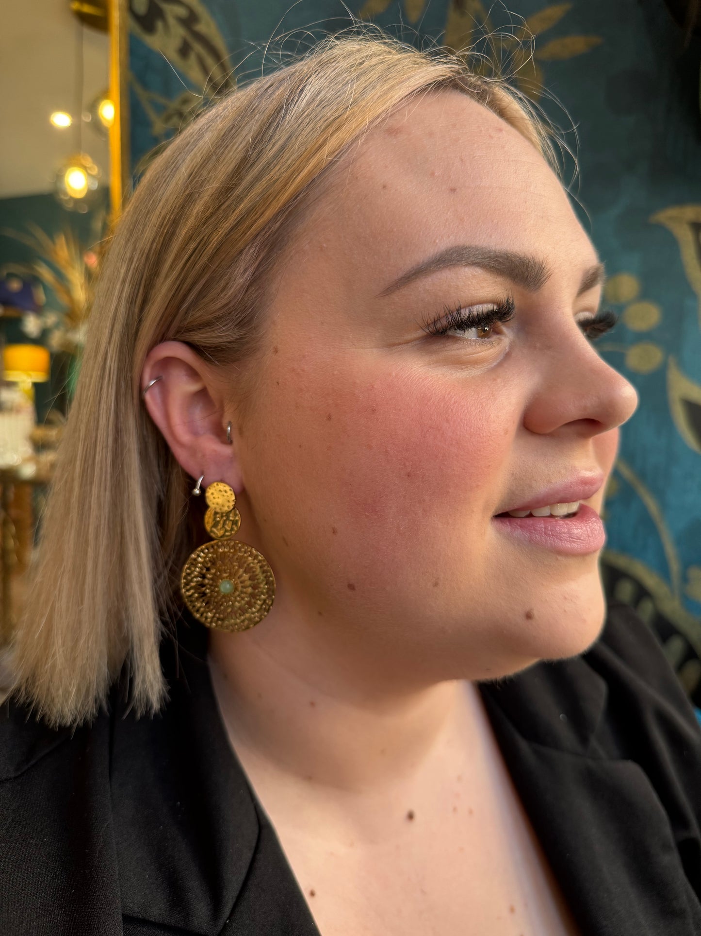 Boucles d'oreilles dorées et bleues