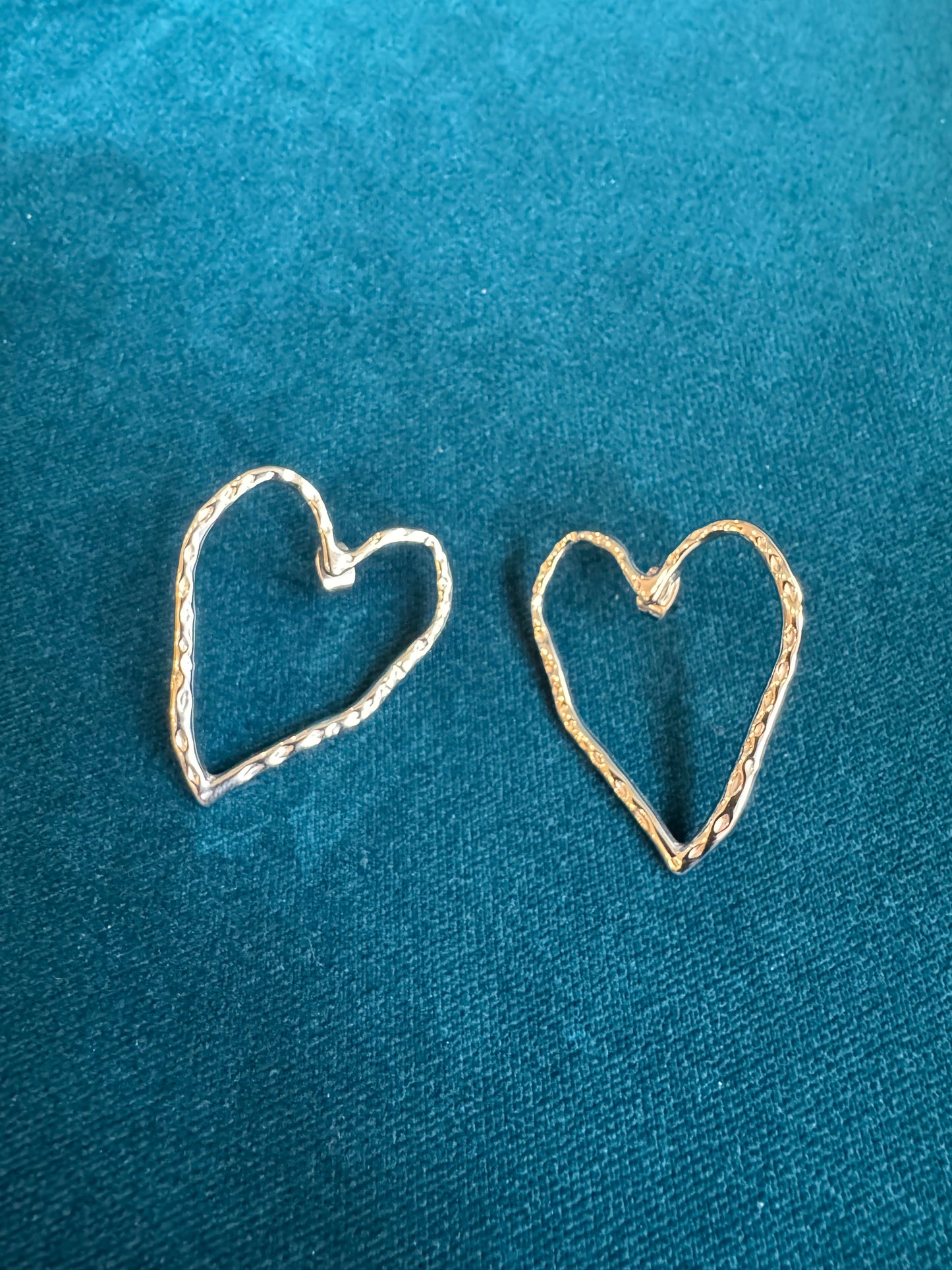 Boucles d'oreilles coeurs argentées