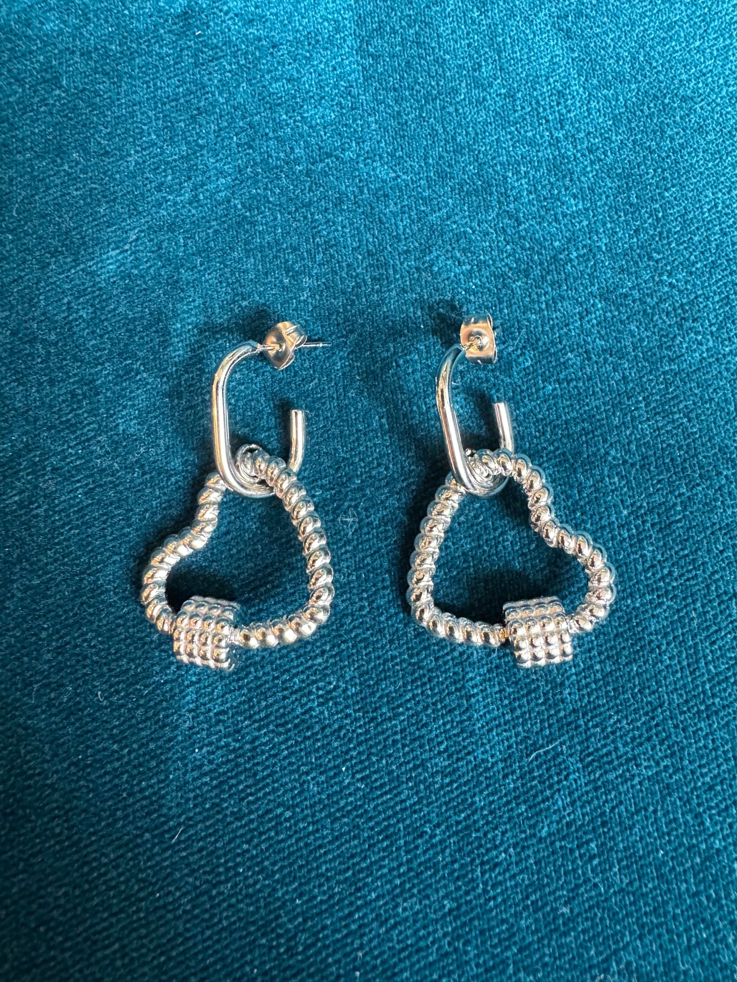 Boucles d'oreilles argentées cœurs