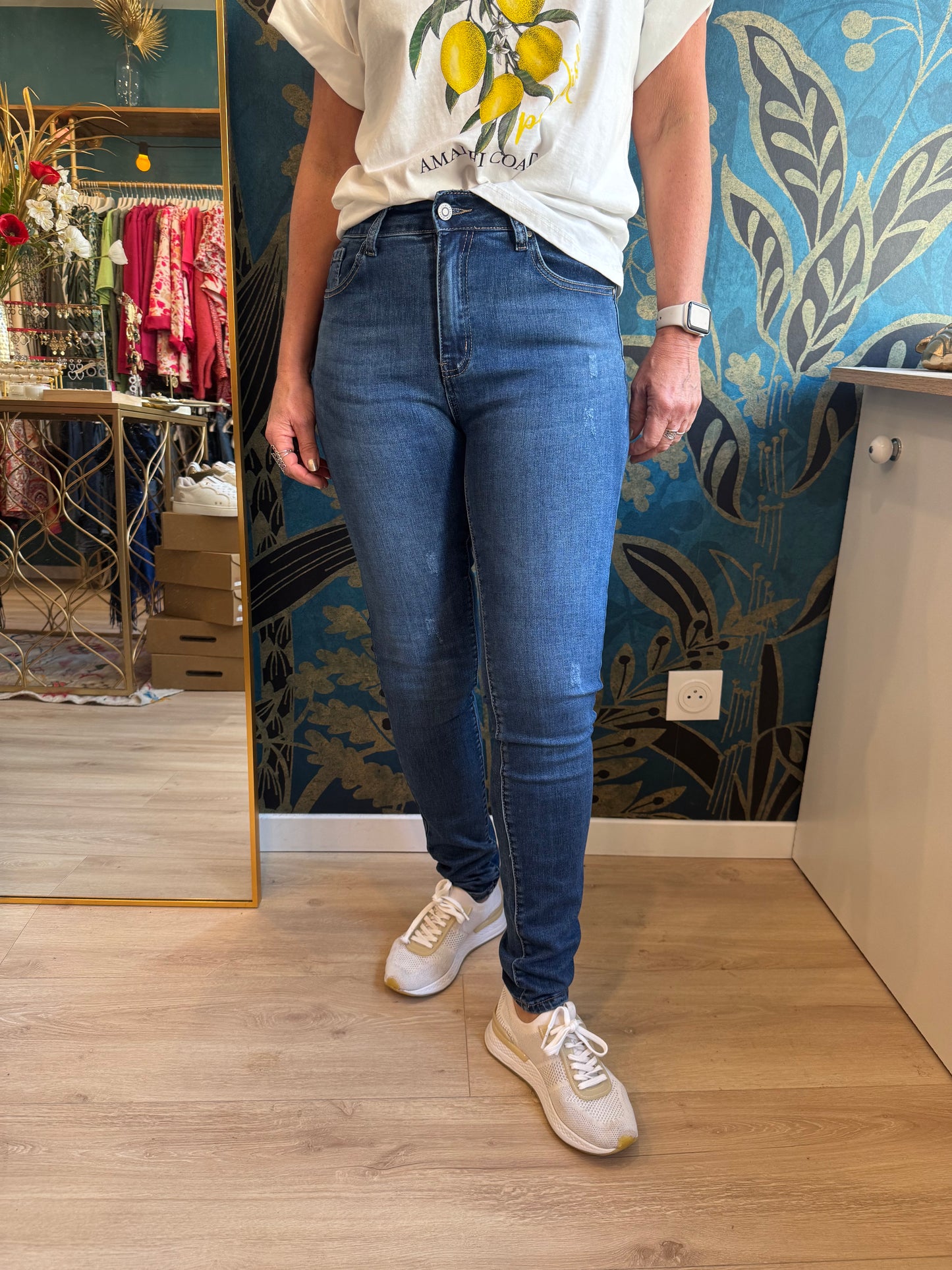👖 Jean Skinny Bleu avec petites griffures👖