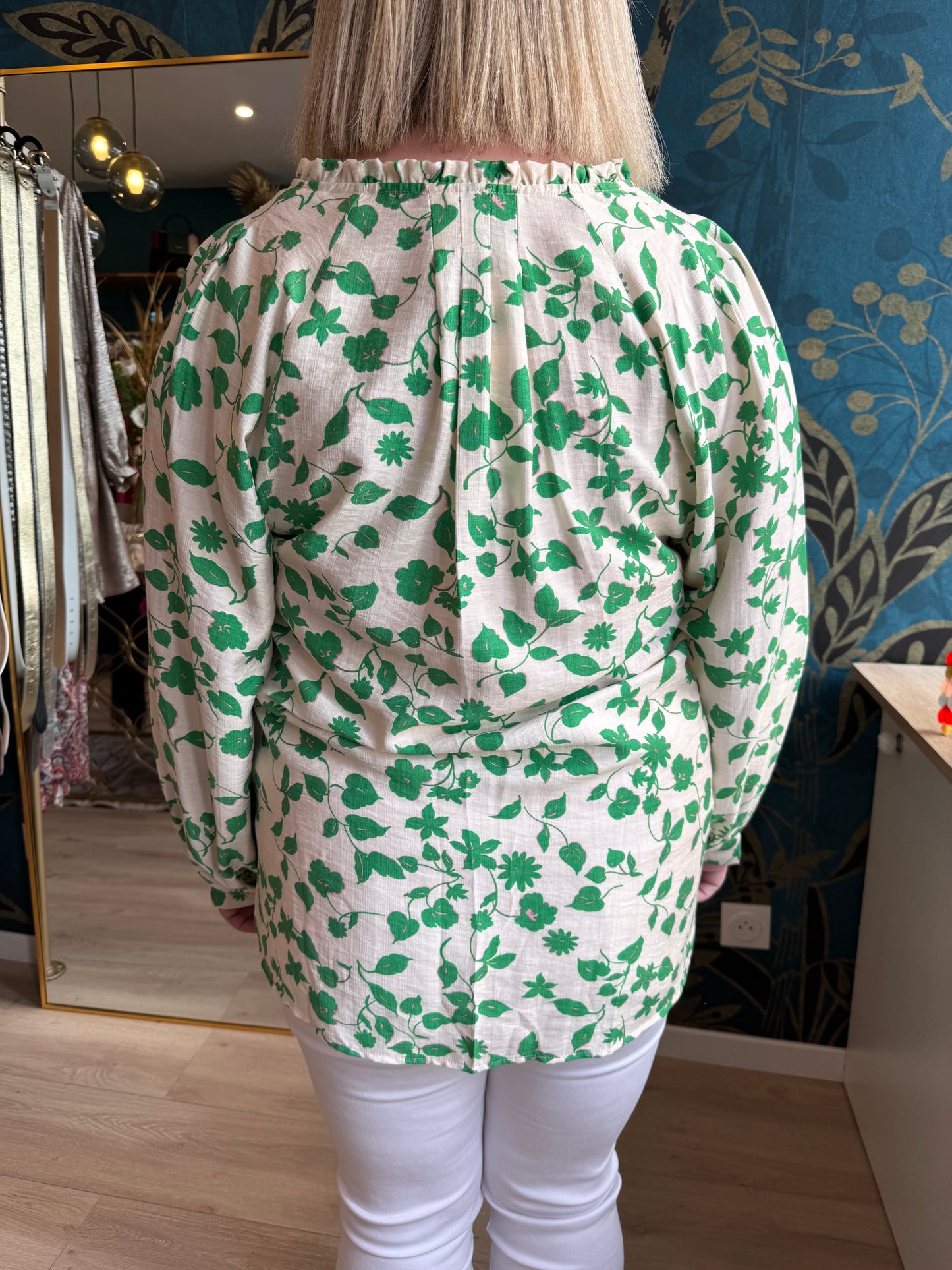 🌿 Blouse imprimée verte – Fraîcheur printanière assurée
