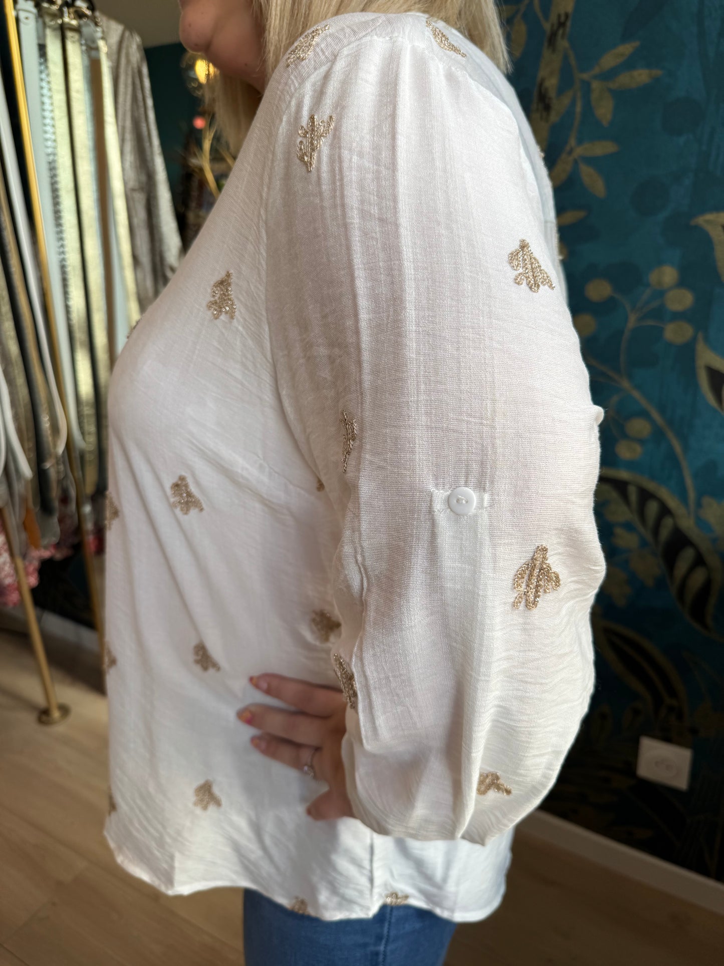 🤍 Blouse élégante brodée dorée ✨