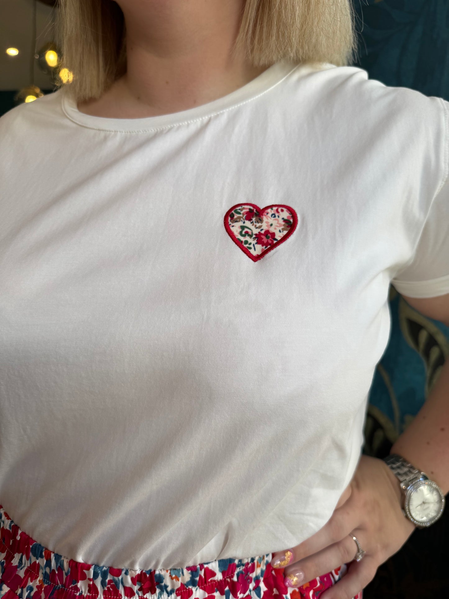 🤍 Tee-shirt blanc cœur brodé 💖