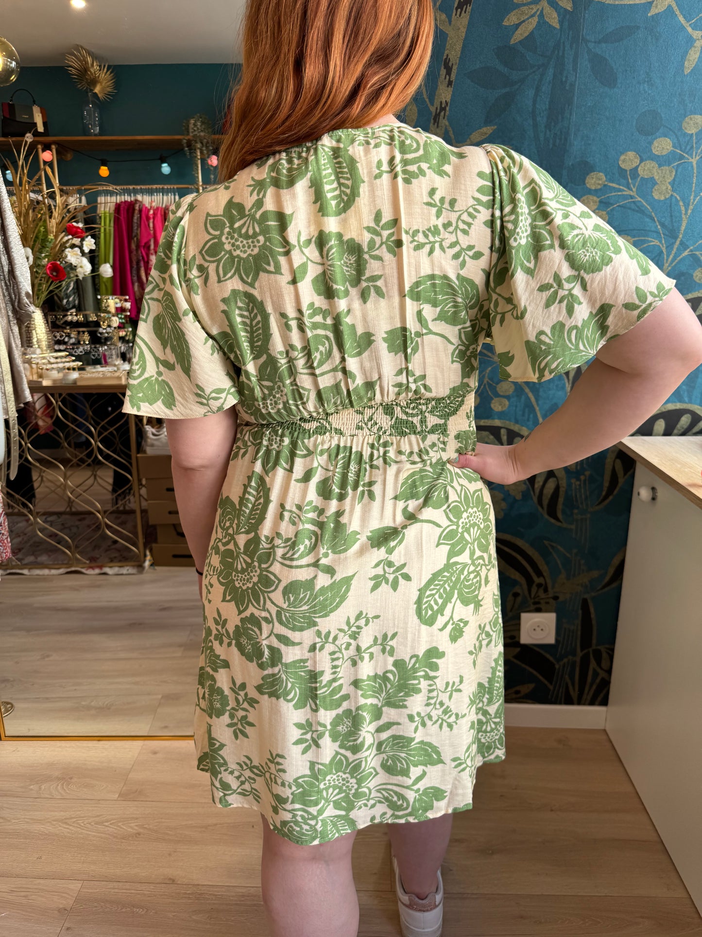 🌿 Robe courte imprimé floral vert