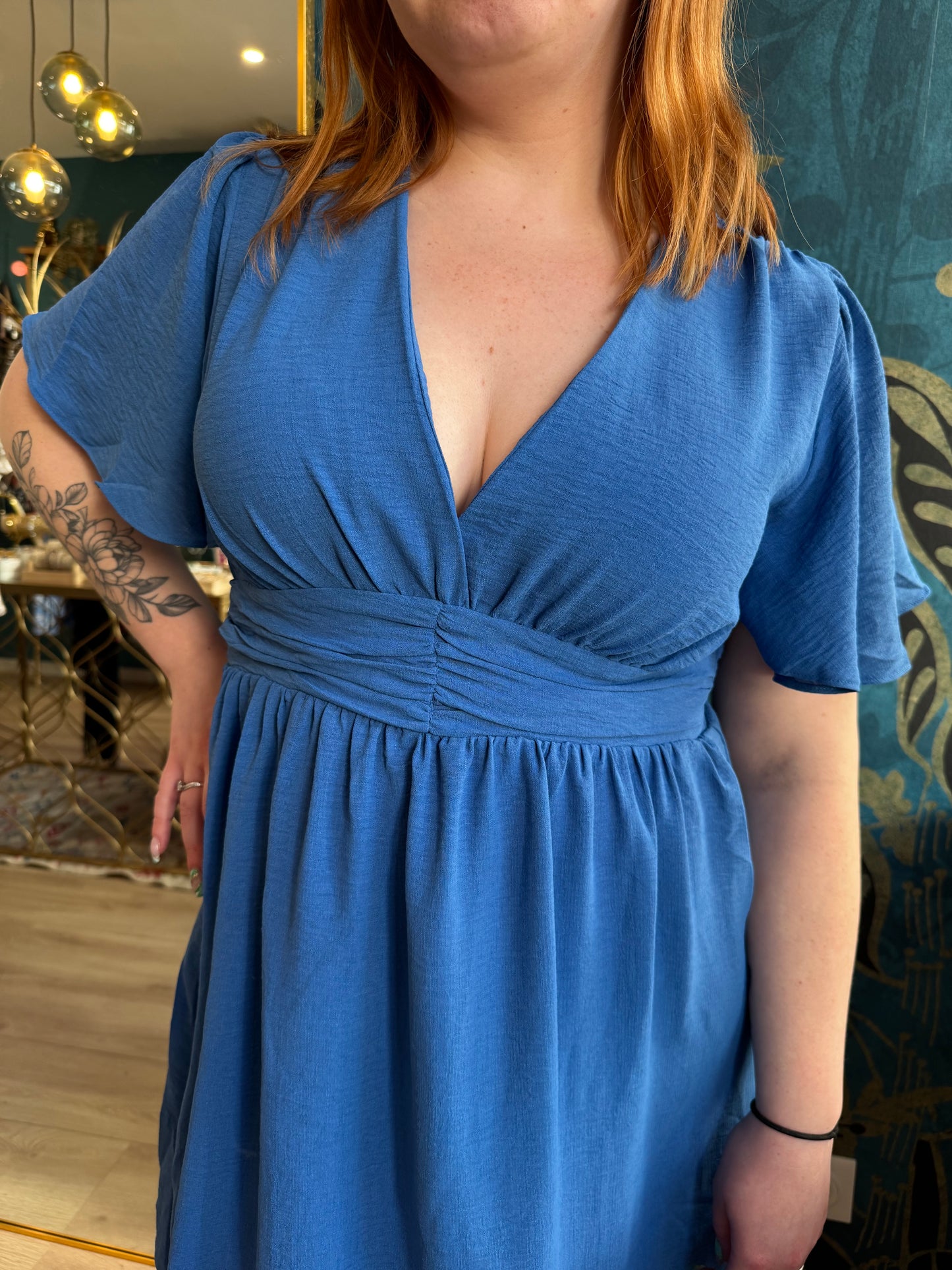 💙 Robe courte bleue à décolleté croisé