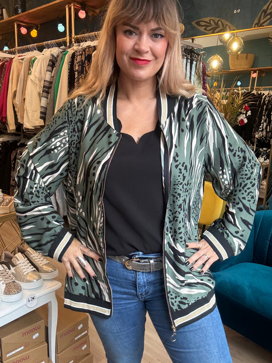 🖤 Bomber imprimé jungle – Audace et style ! 🌿