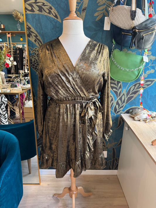 Robe portefeuille dorée ✨💫