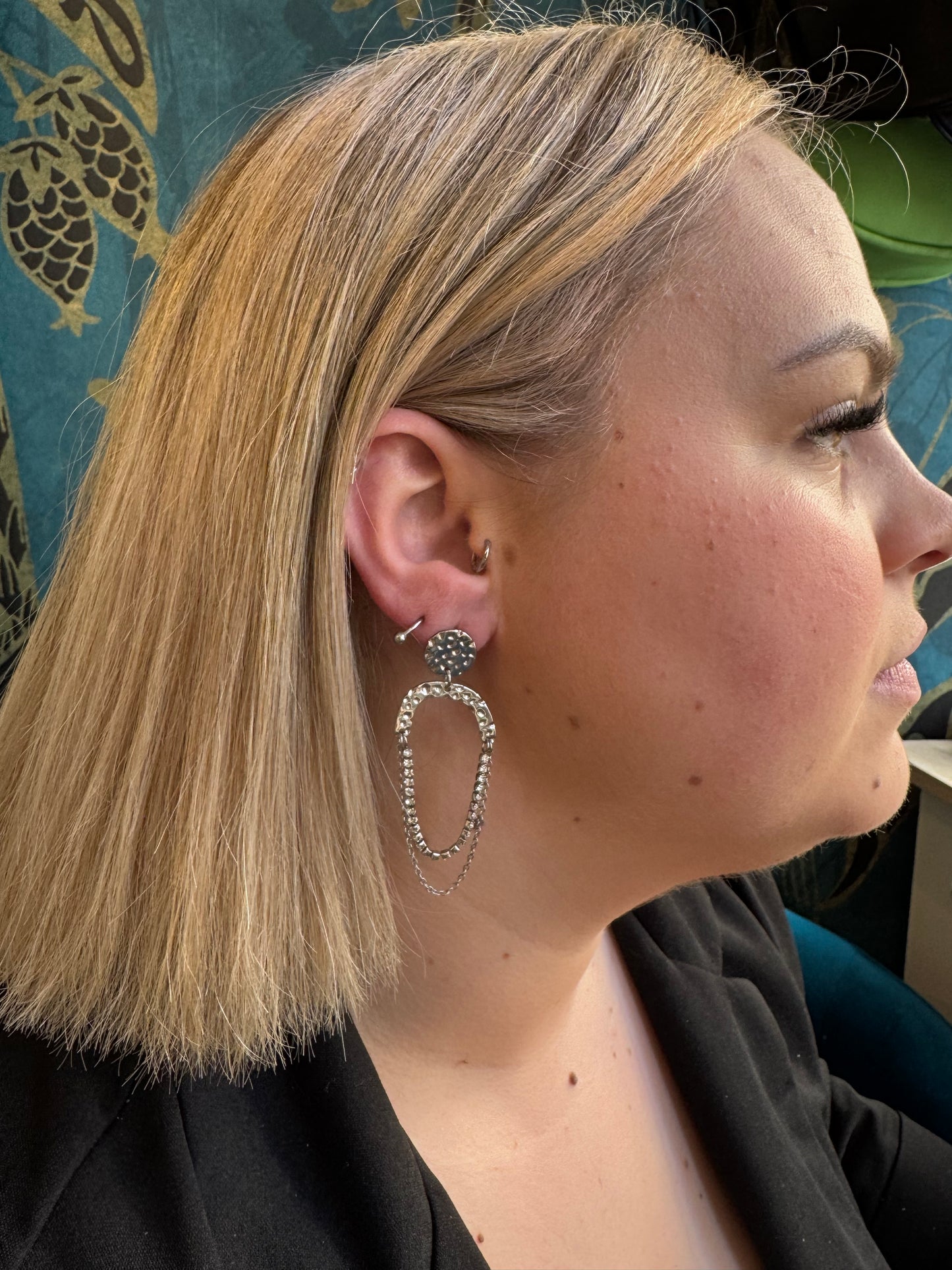 Boucles d'oreilles argentées et strass