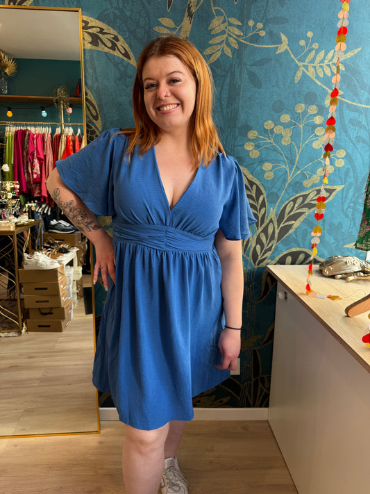💙 Robe courte bleue à décolleté croisé
