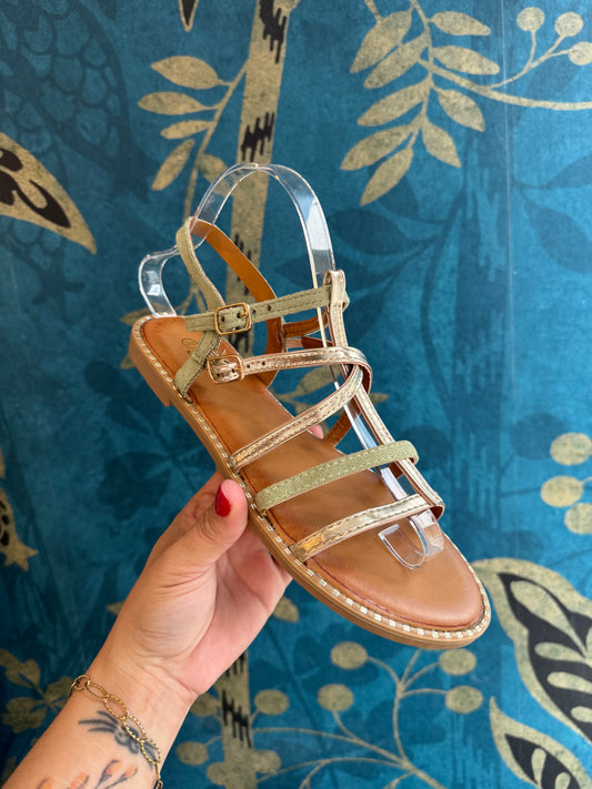 🌿 Sandales plates dorées et vert kaki