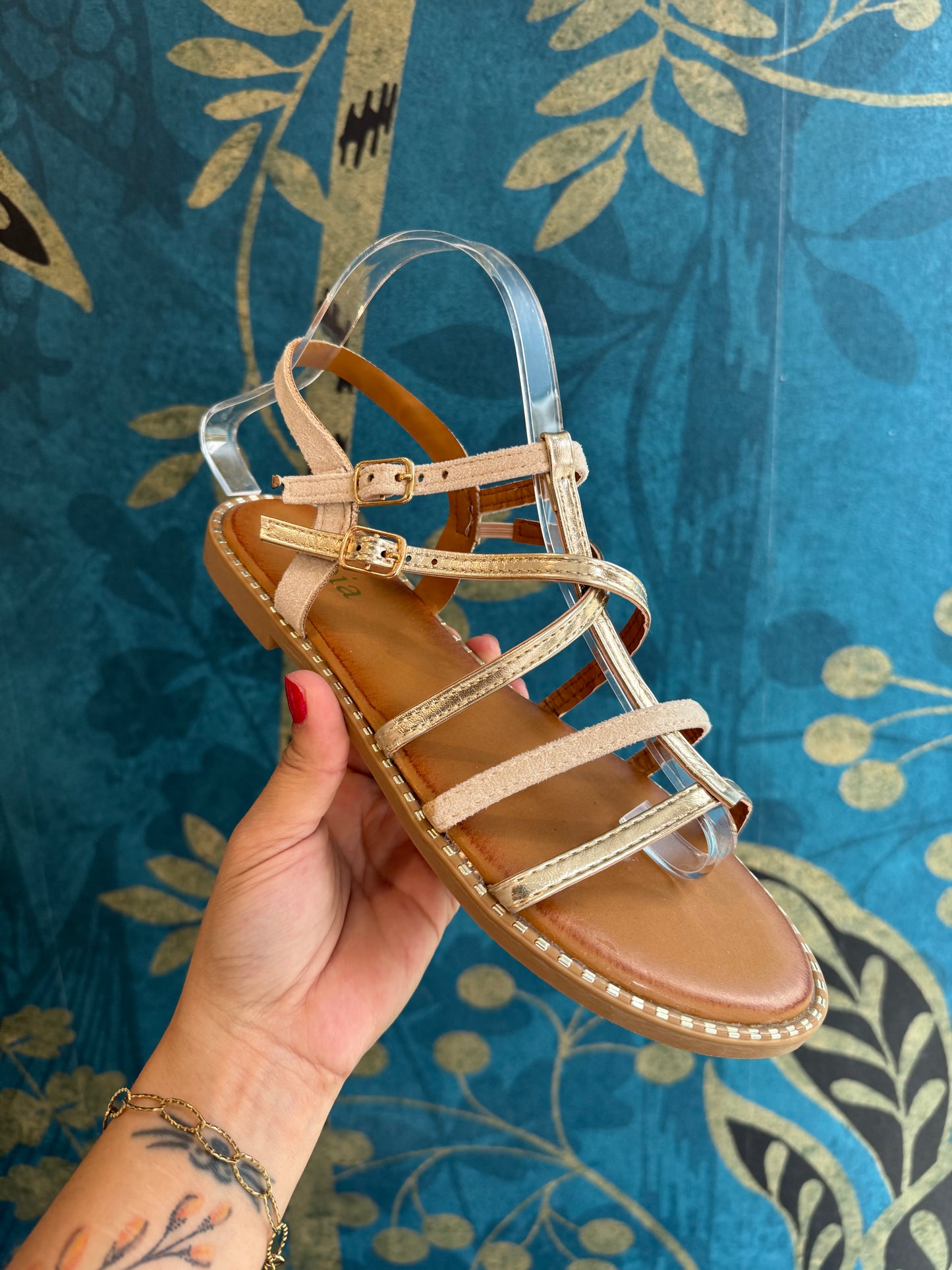 🌿 Sandales plates dorées et beige